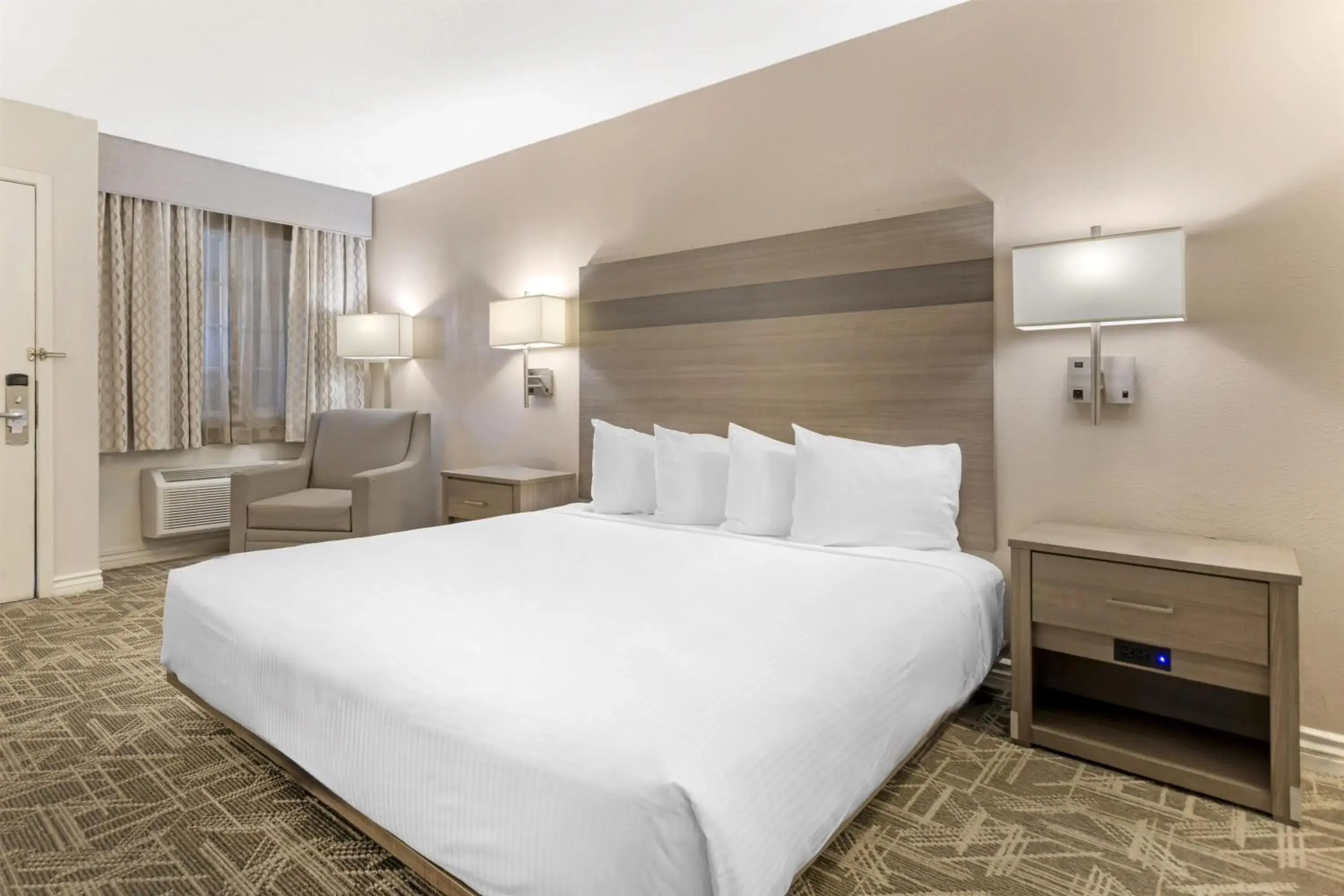 Bedroom, Bed in Best Western Kettleman City Inn & Suites Bedroom, Bed in Best Western Kettleman City Inn & Suites