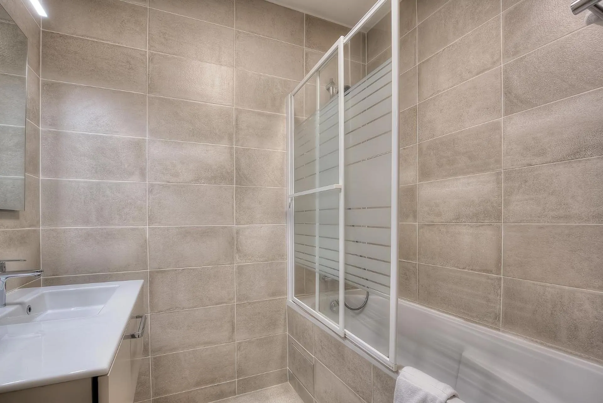 Shower in Maison Lamartine - Nice