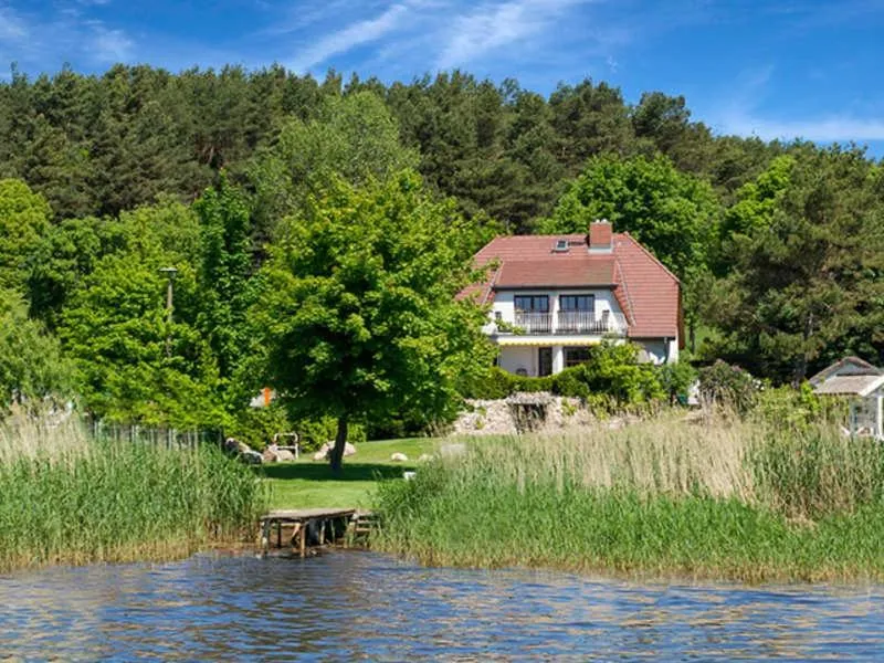 Selliner Ferienappartements mit Balkon und Seeblick