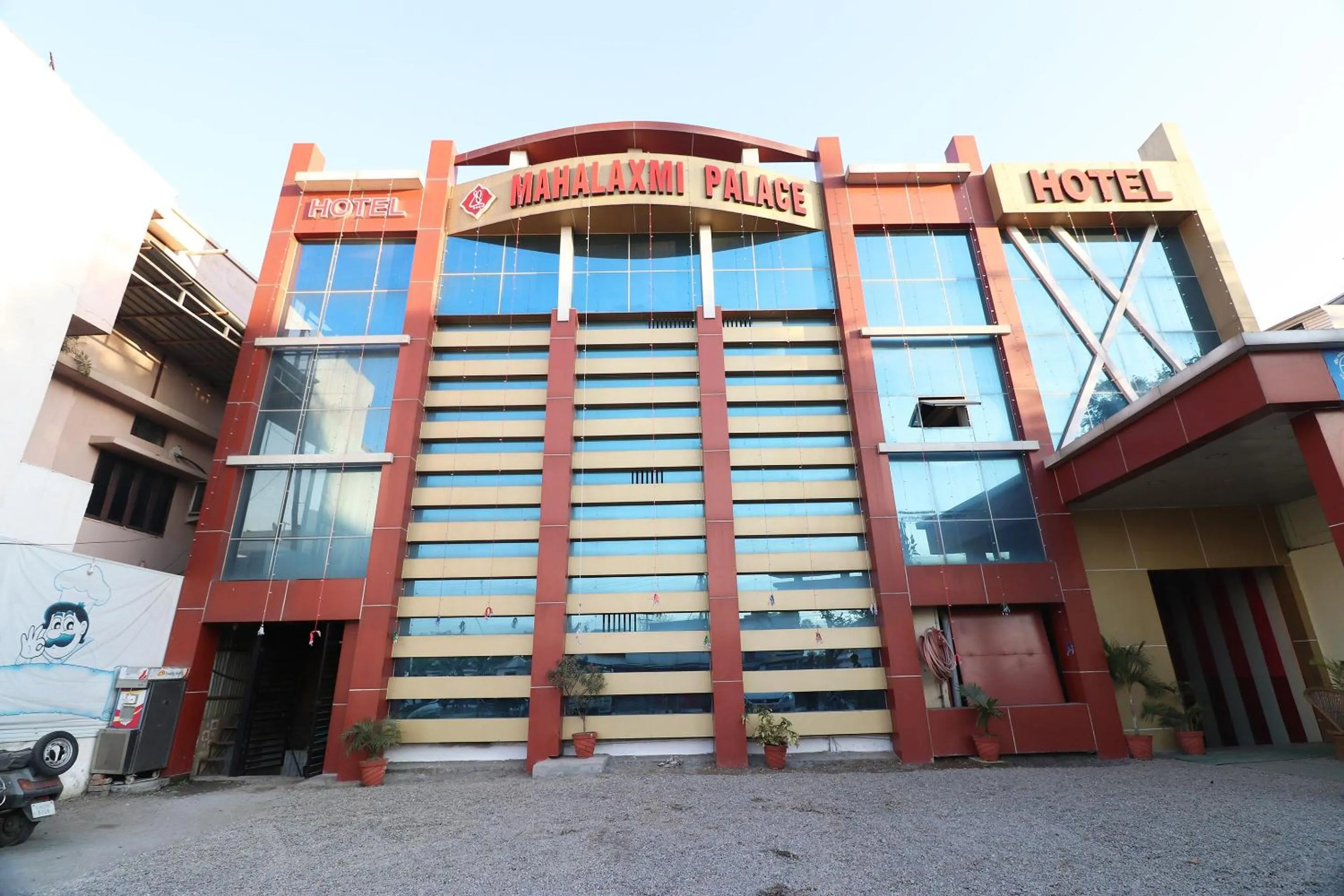 Facade/entrance in Hotel O Mahalaxmi Palace