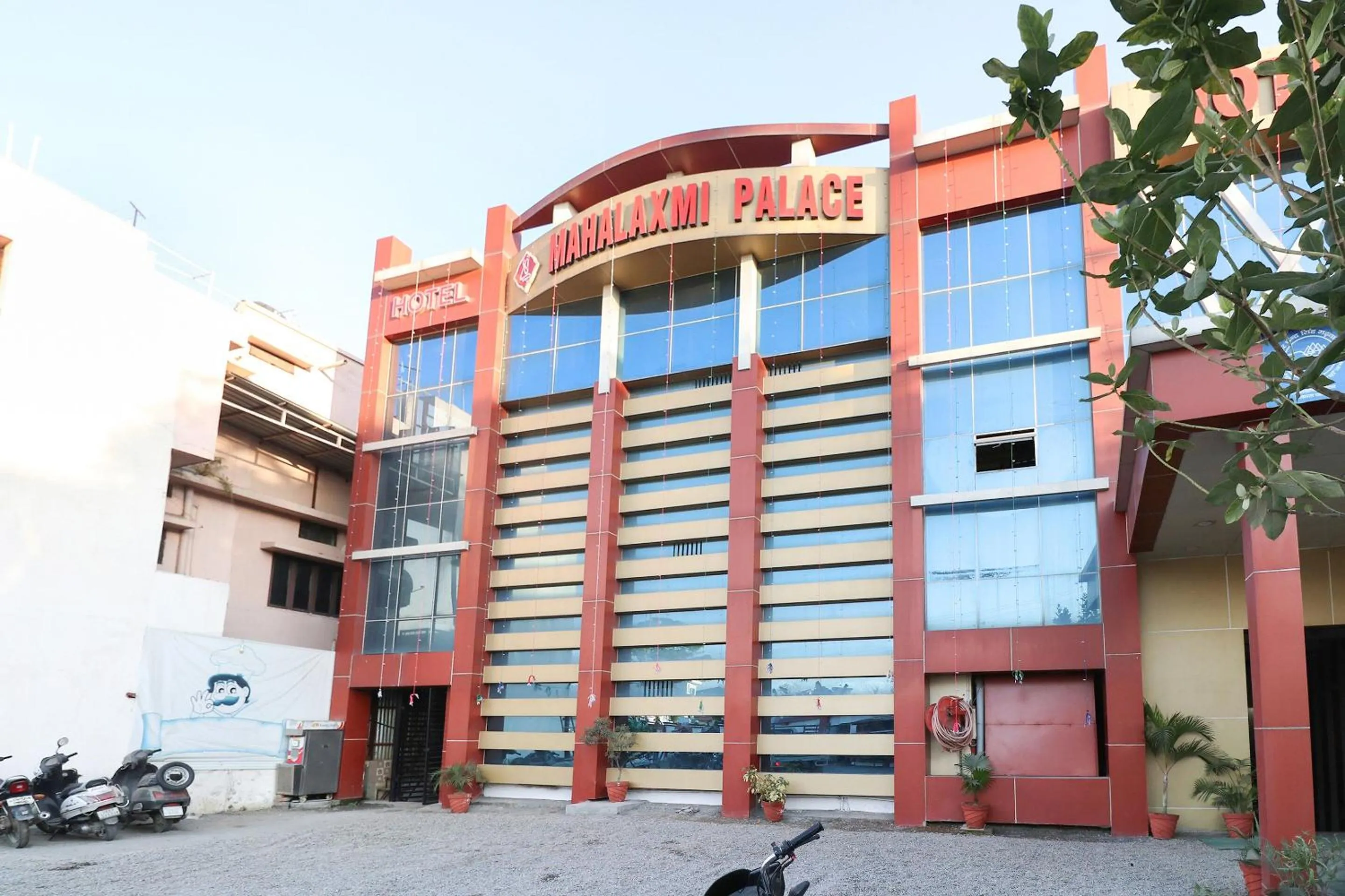 Facade/entrance in Hotel O Mahalaxmi Palace