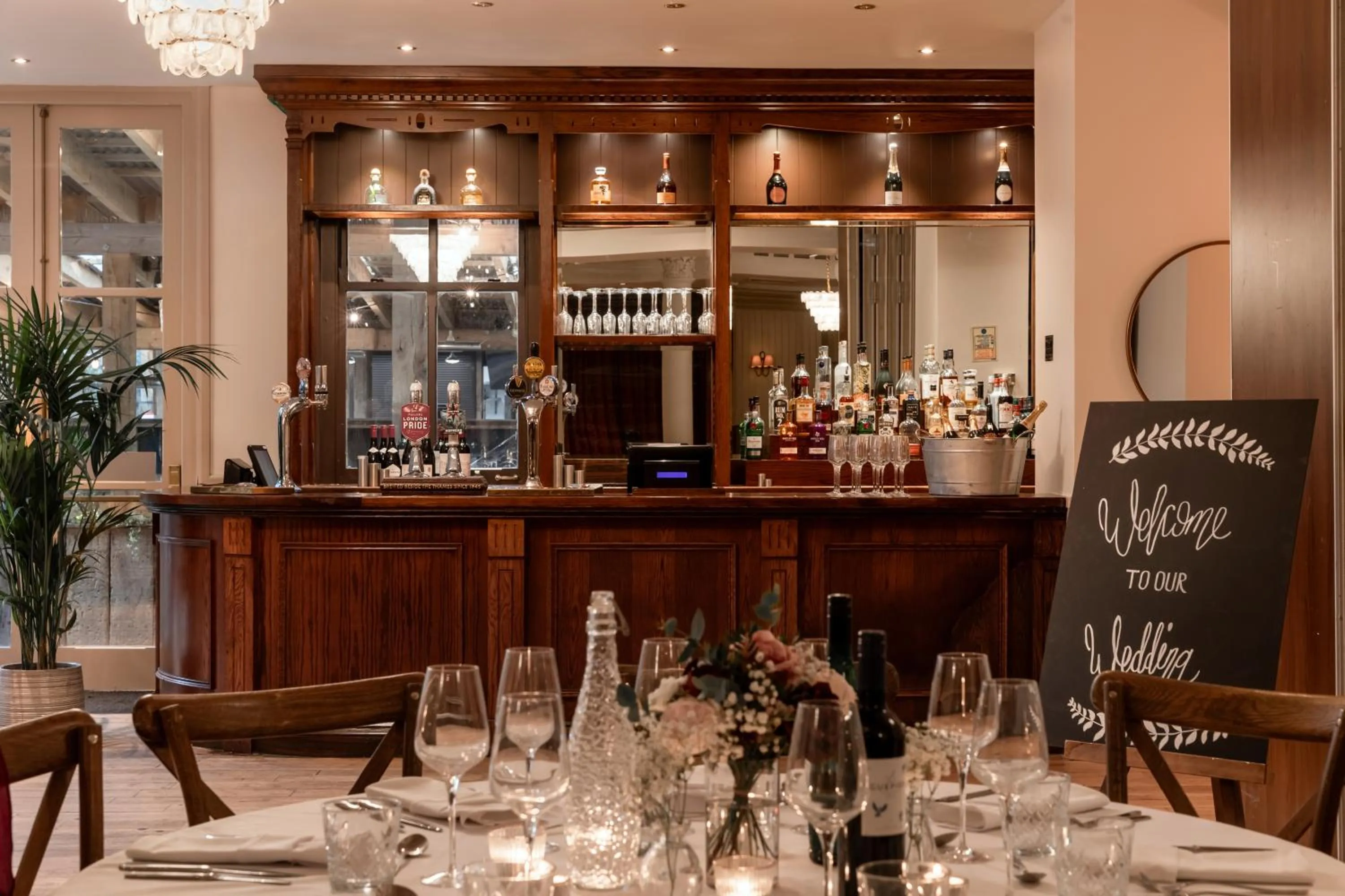 wedding in The Drayton Court Hotel