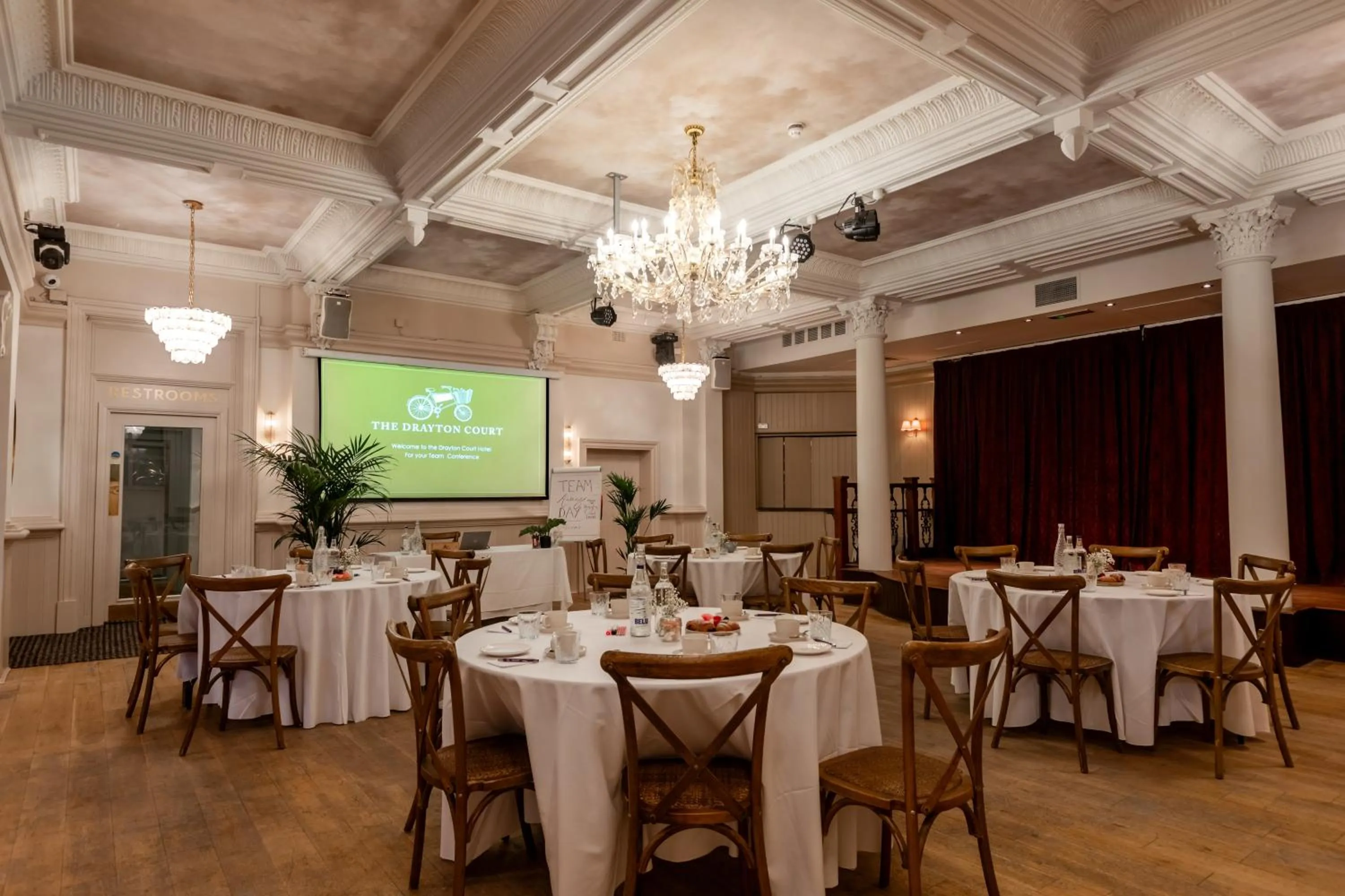 wedding in The Drayton Court Hotel