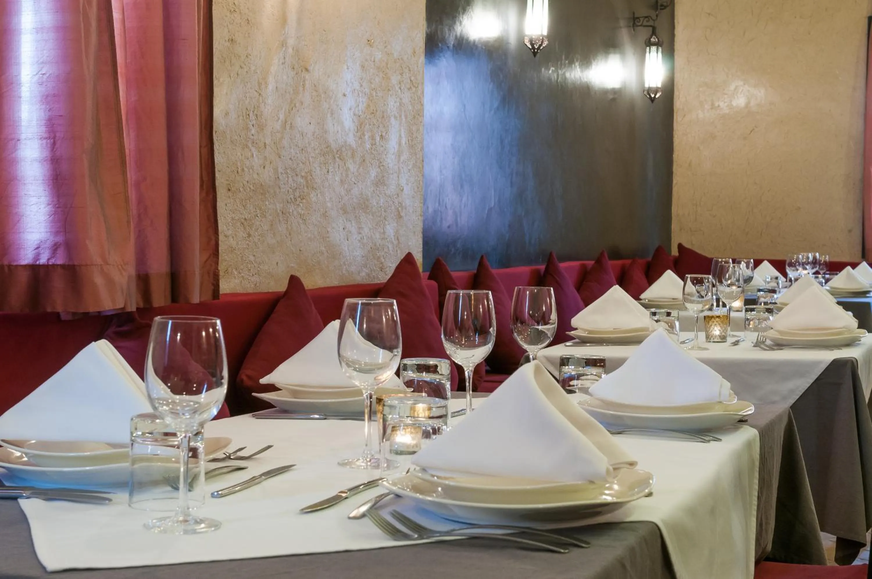 Restaurant/places to eat in Dar Chamaa