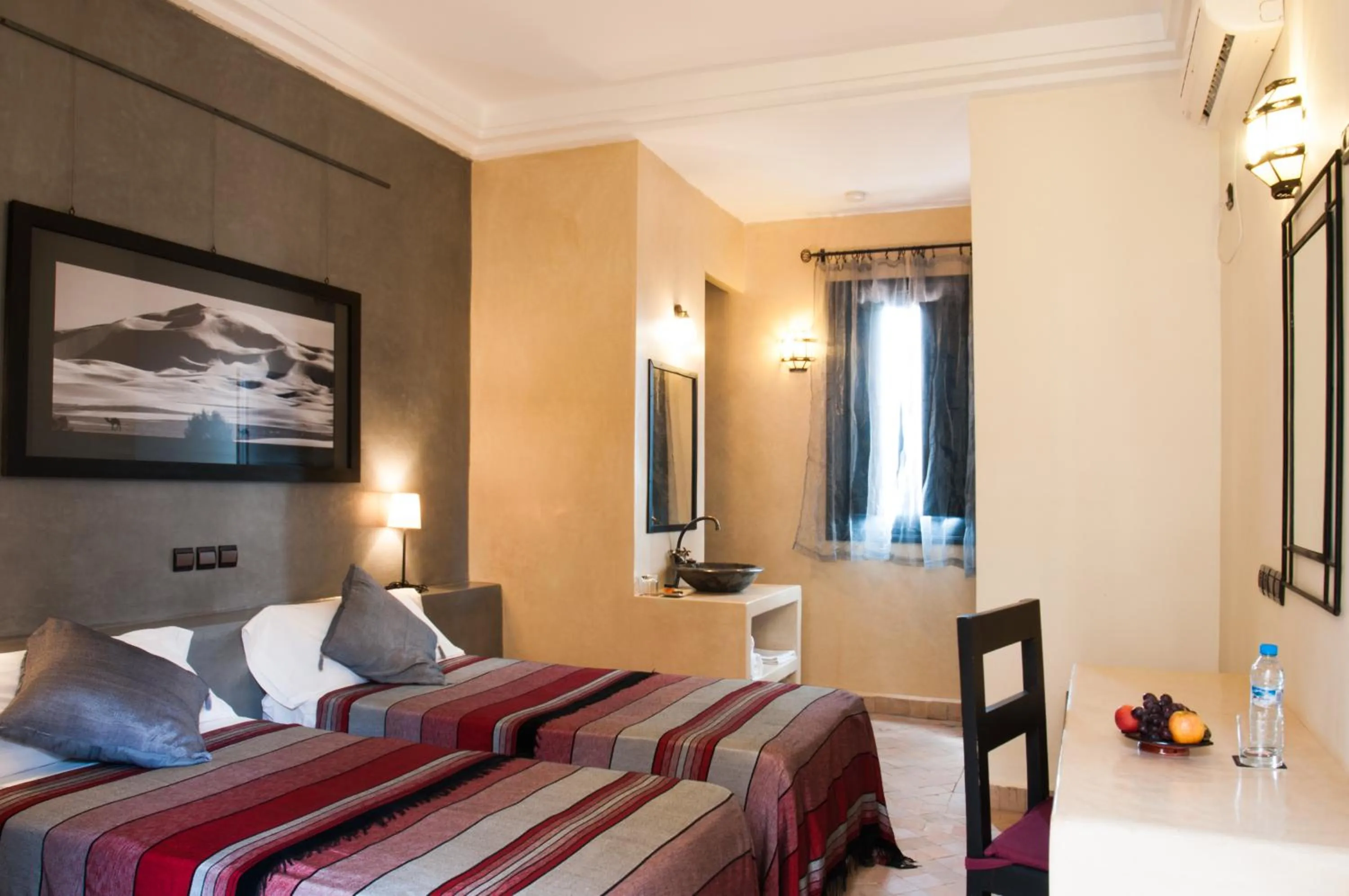 Photo of the whole room, Bed in Dar Chamaa