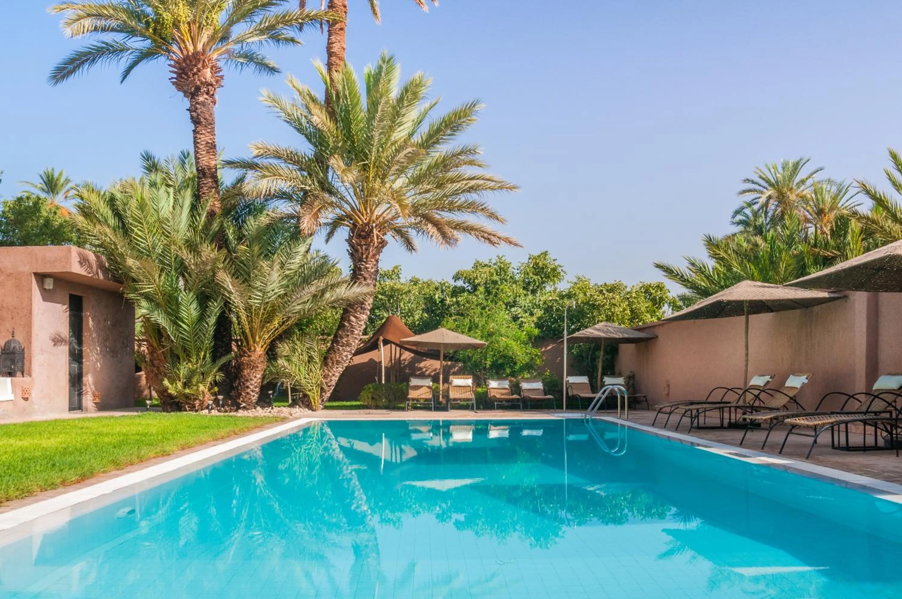 Swimming pool in Dar Chamaa