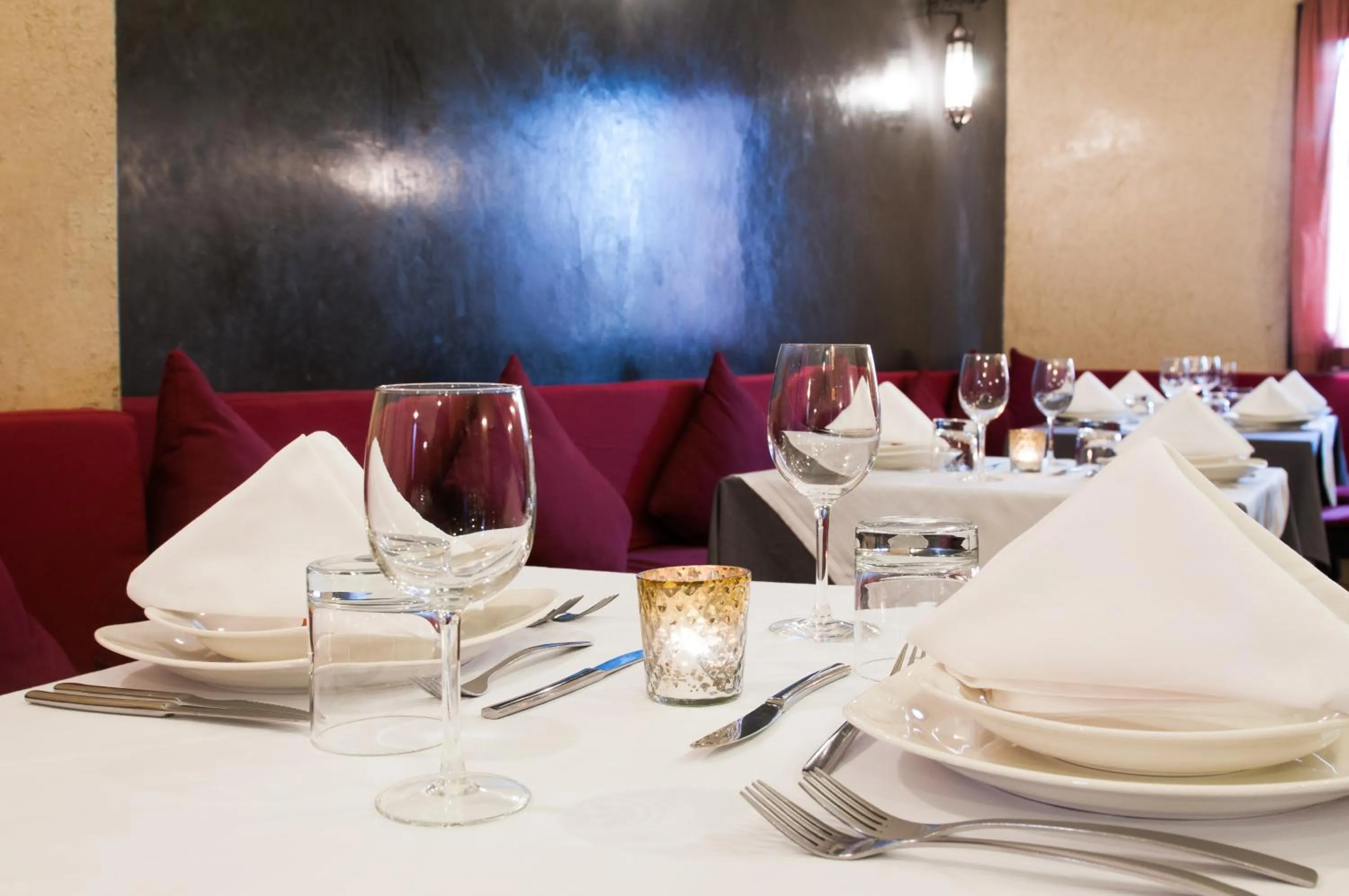 Restaurant/places to eat in Dar Chamaa