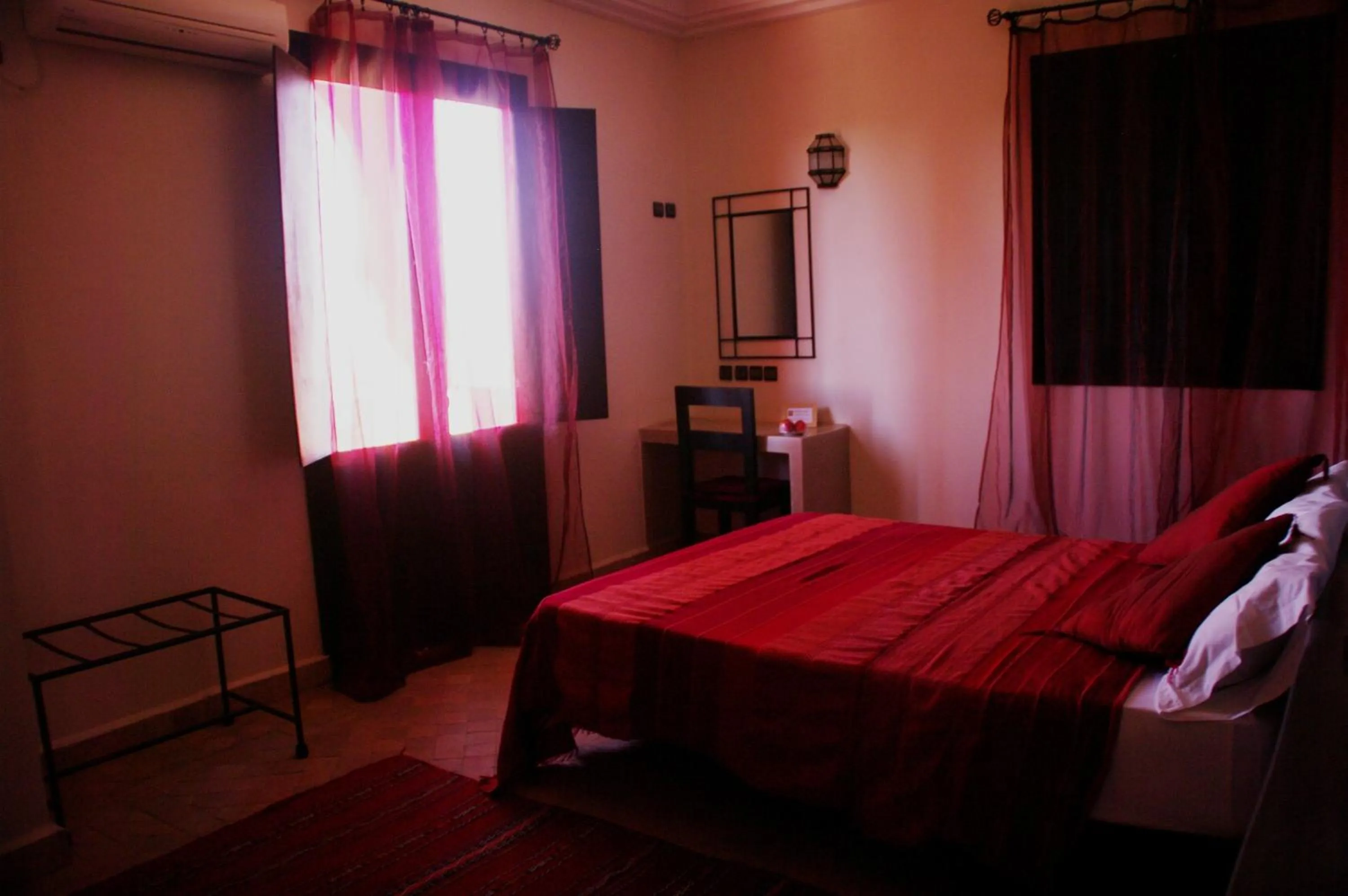 Photo of the whole room, Bed in Dar Chamaa