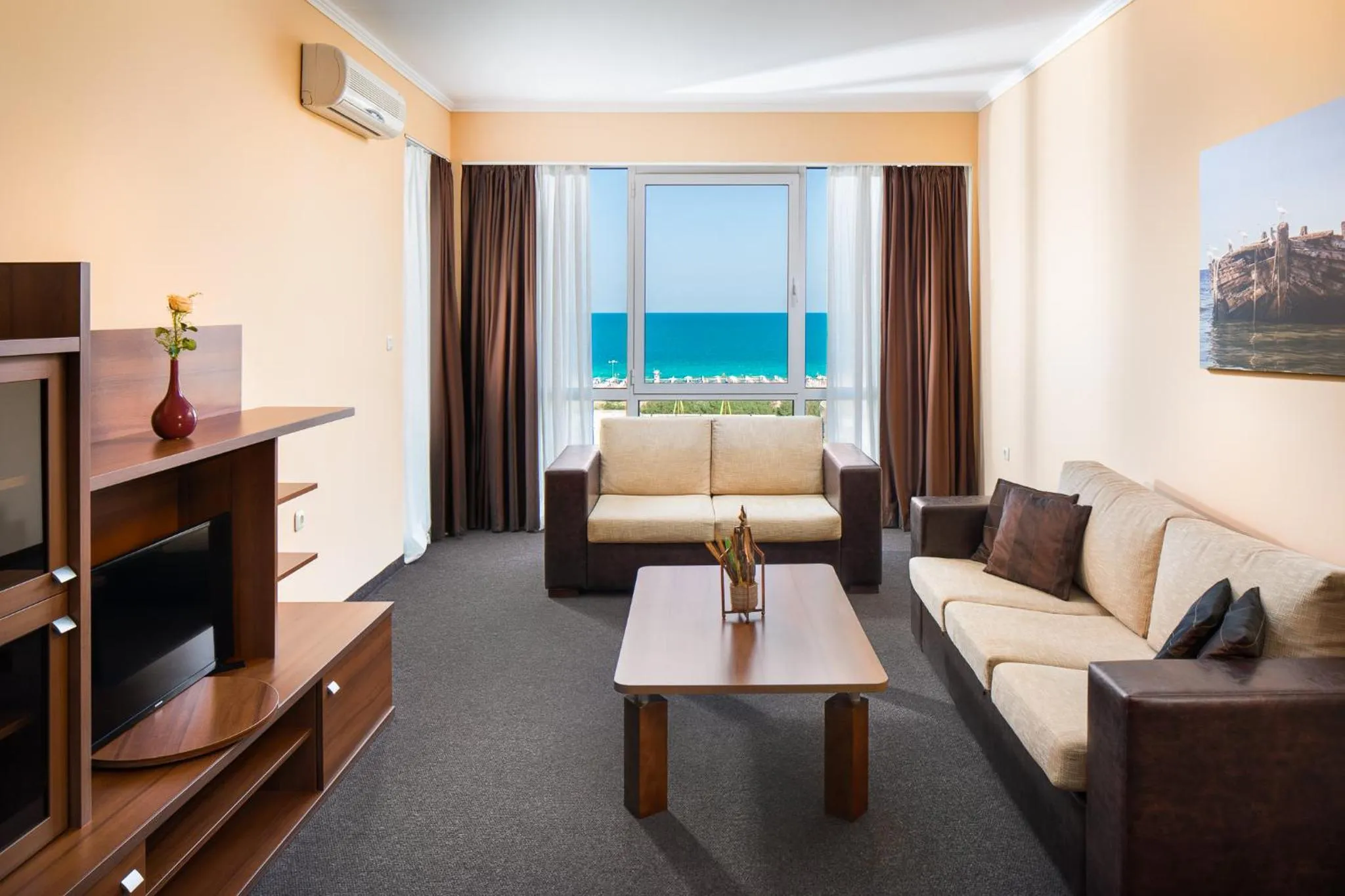 Property building in Hotel Alba - All inclusive