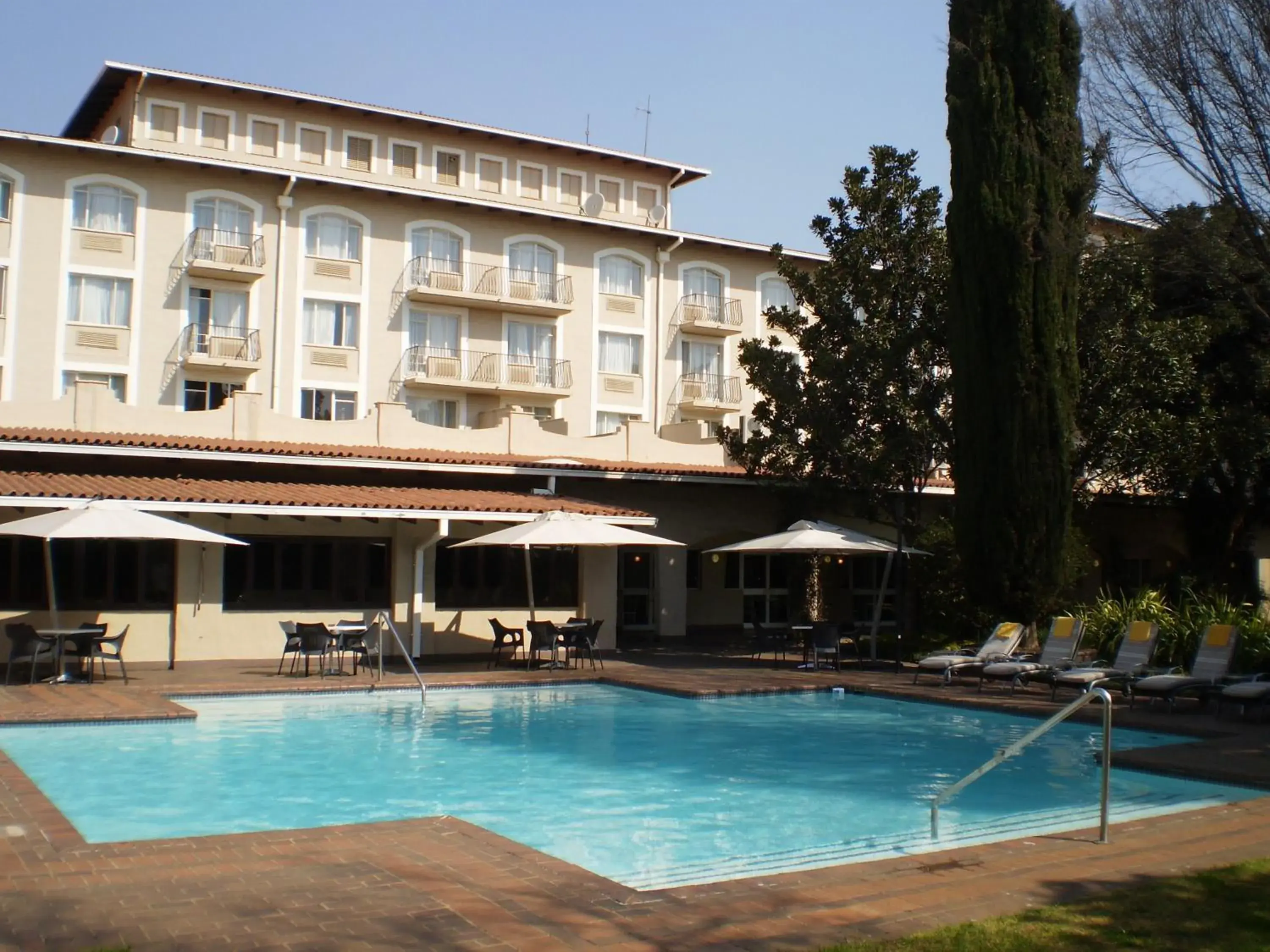 Swimming pool in Garden Court OR Tambo International Airport Swimming pool in Garden Court OR Tambo International Airport