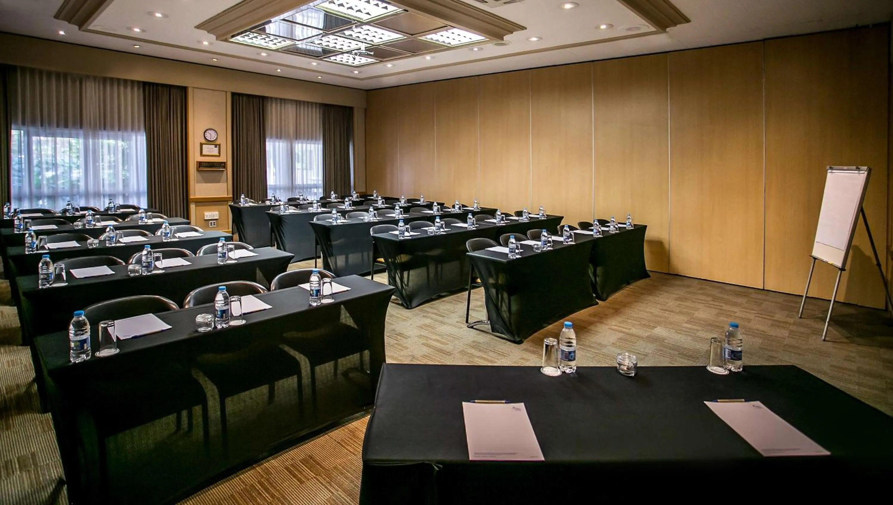 Meeting/conference room in Garden Court OR Tambo International Airport