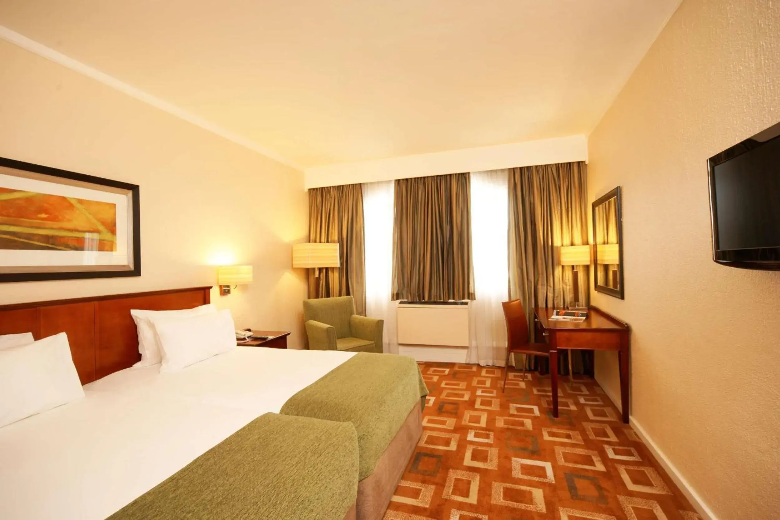 Bedroom, Bed in Garden Court OR Tambo International Airport Bedroom, Bed in Garden Court OR Tambo International Airport