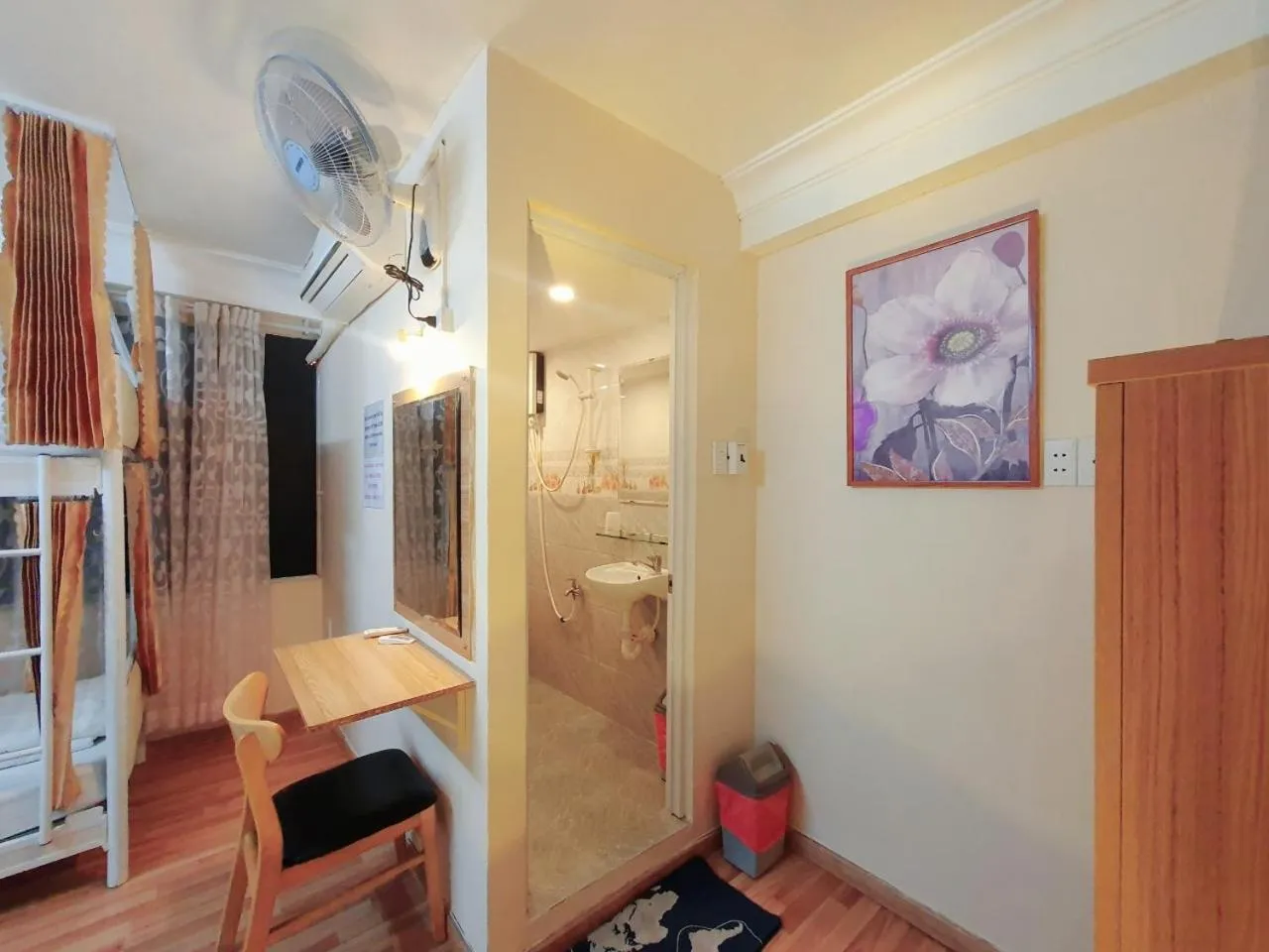 Living room in City Backpackers Hostel