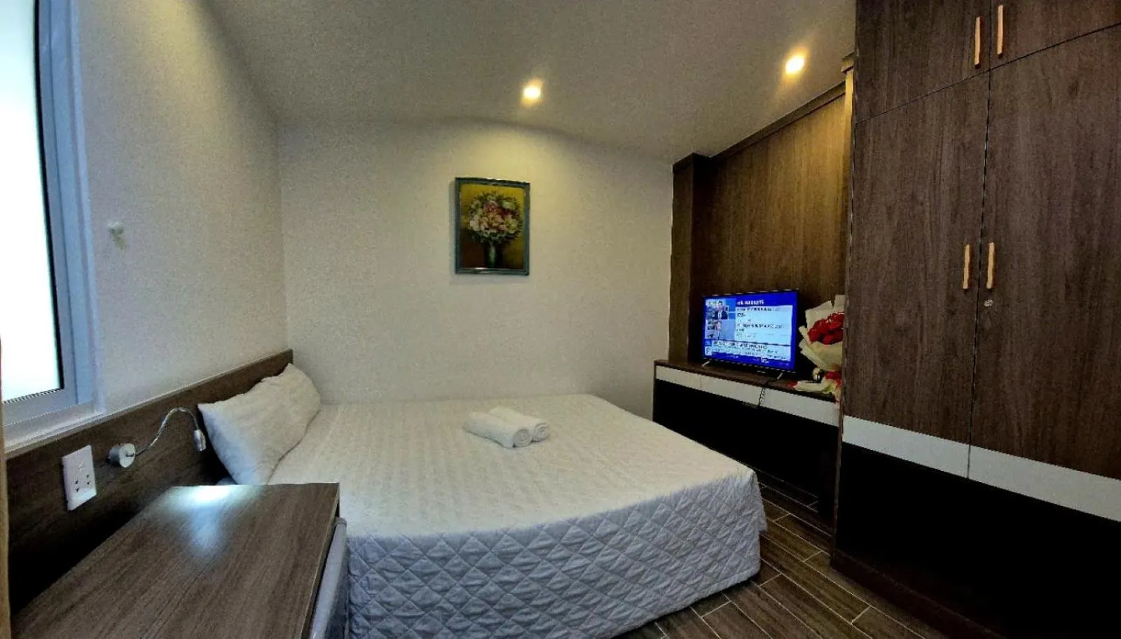 Communal lounge/ TV room, Bed in City Backpackers Hostel