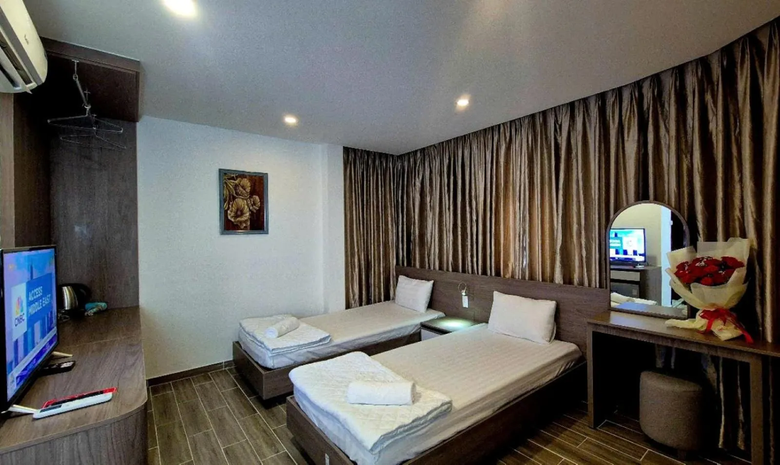 Communal lounge/ TV room, Bed in City Backpackers Hostel