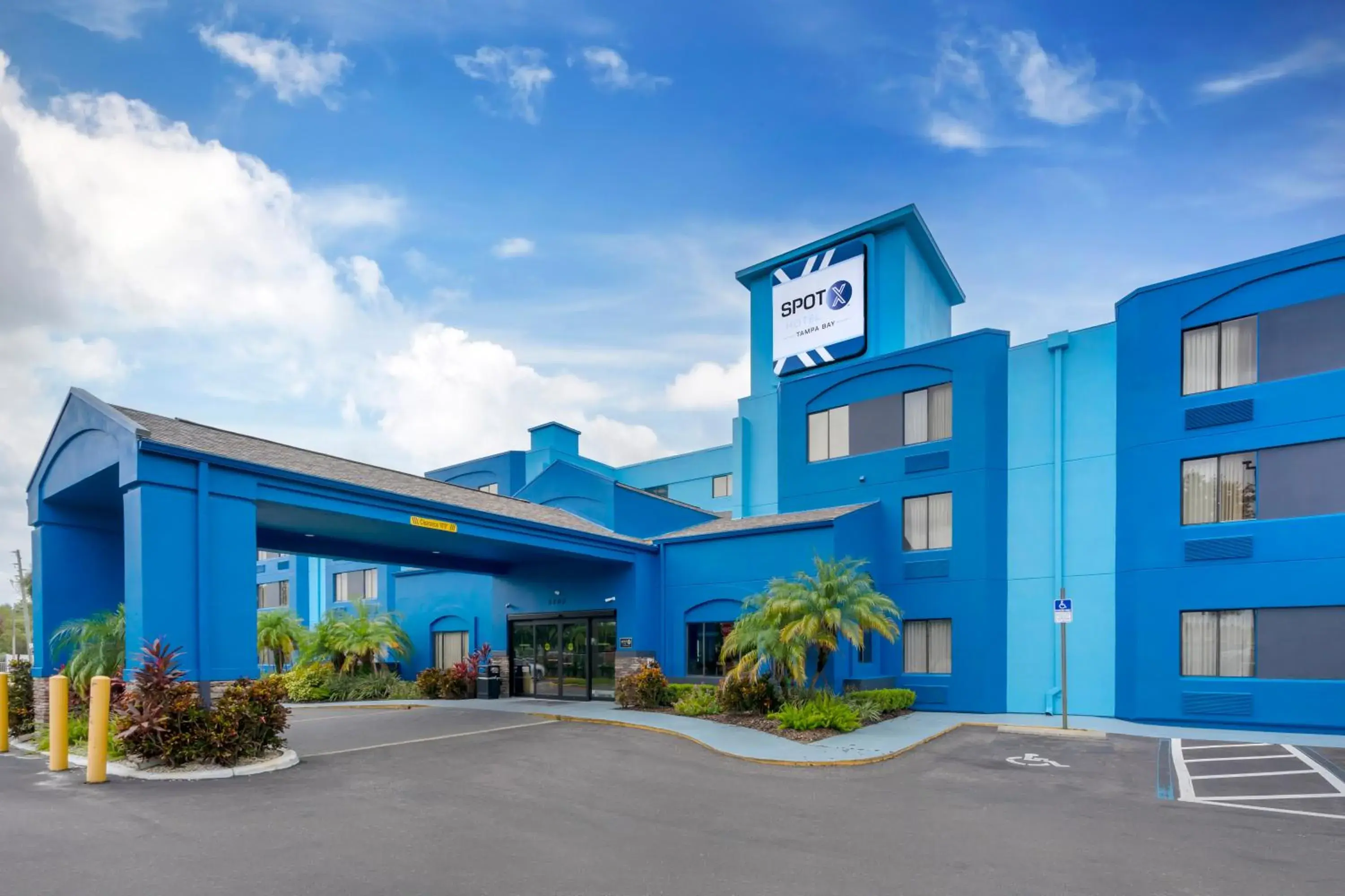 Facade/entrance in SPOT X Hotel Tampa - Wesley Chapel by The Red Collection Facade/entrance in SPOT X Hotel Tampa - Wesley Chapel by The Red Collection