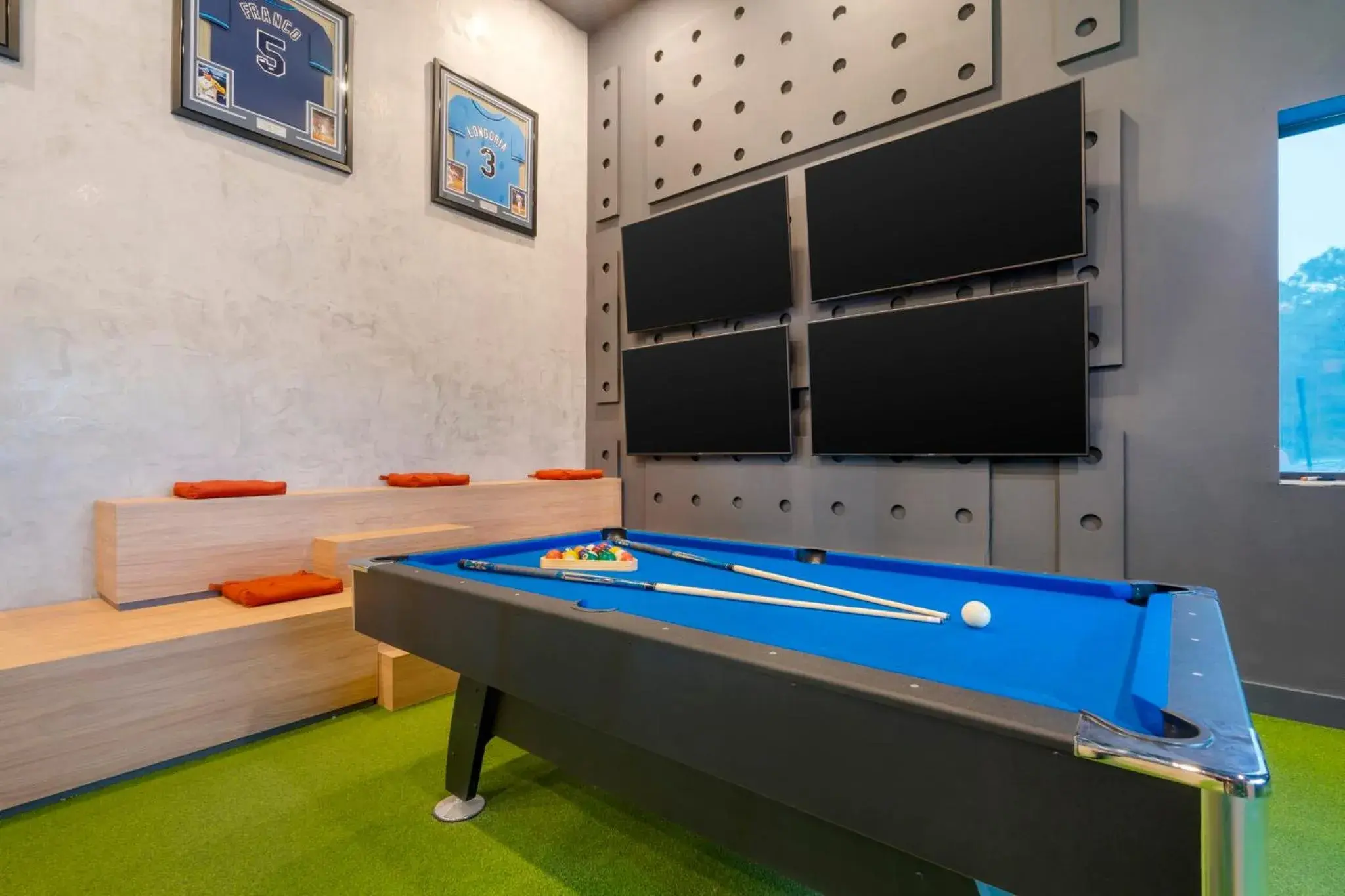 Lounge or bar in SPOT X Hotel Tampa - Wesley Chapel by The Red Collection Lounge or bar in SPOT X Hotel Tampa - Wesley Chapel by The Red Collection