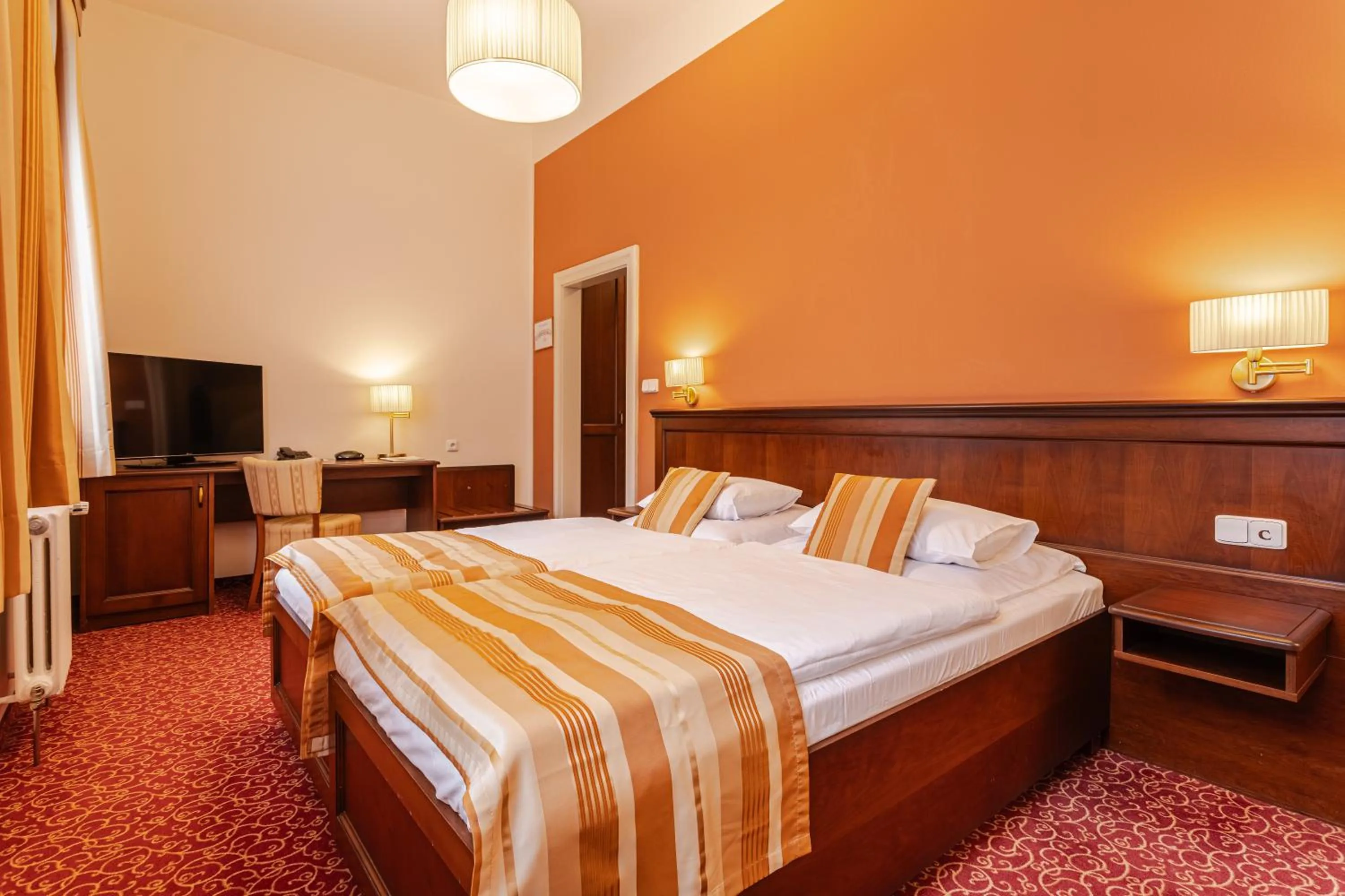 Bed in Hotel Radium Palace