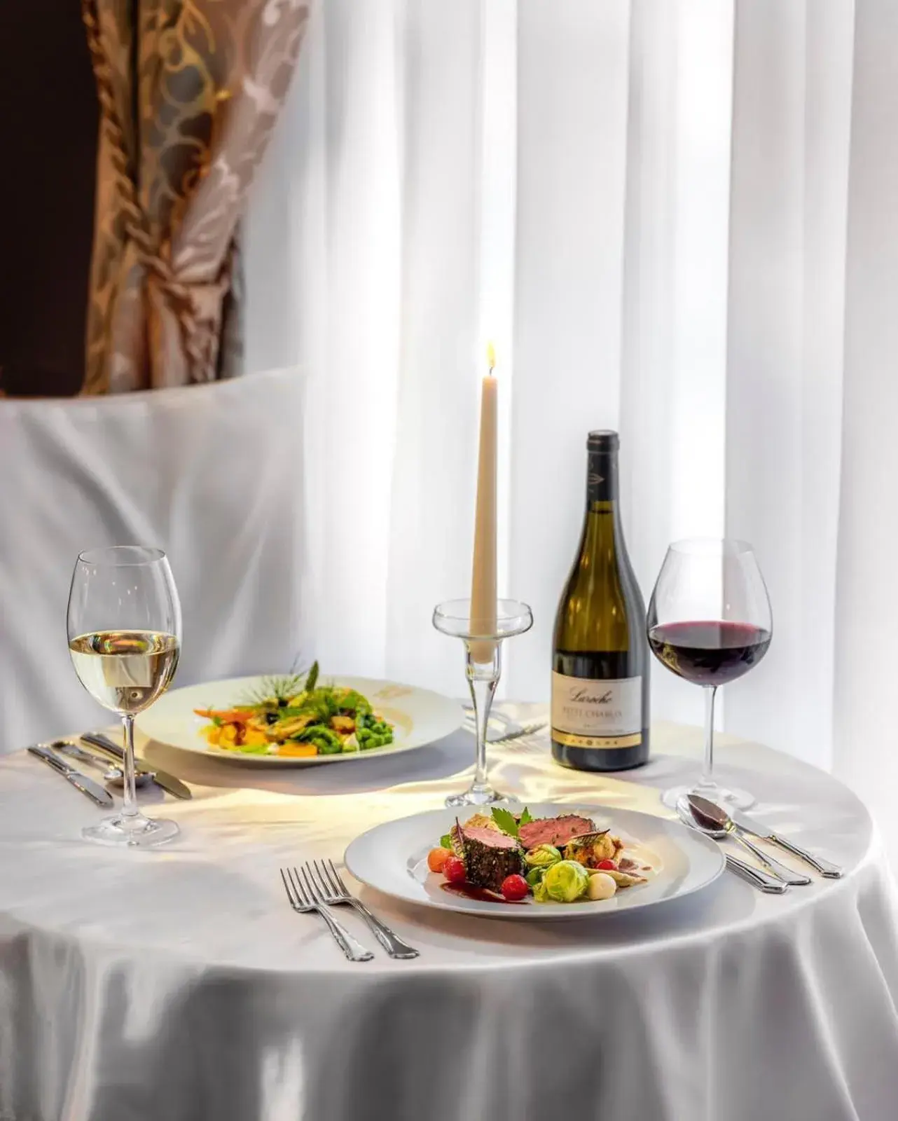 Restaurant/places to eat in Hotel Radium Palace Restaurant/places to eat in Hotel Radium Palace