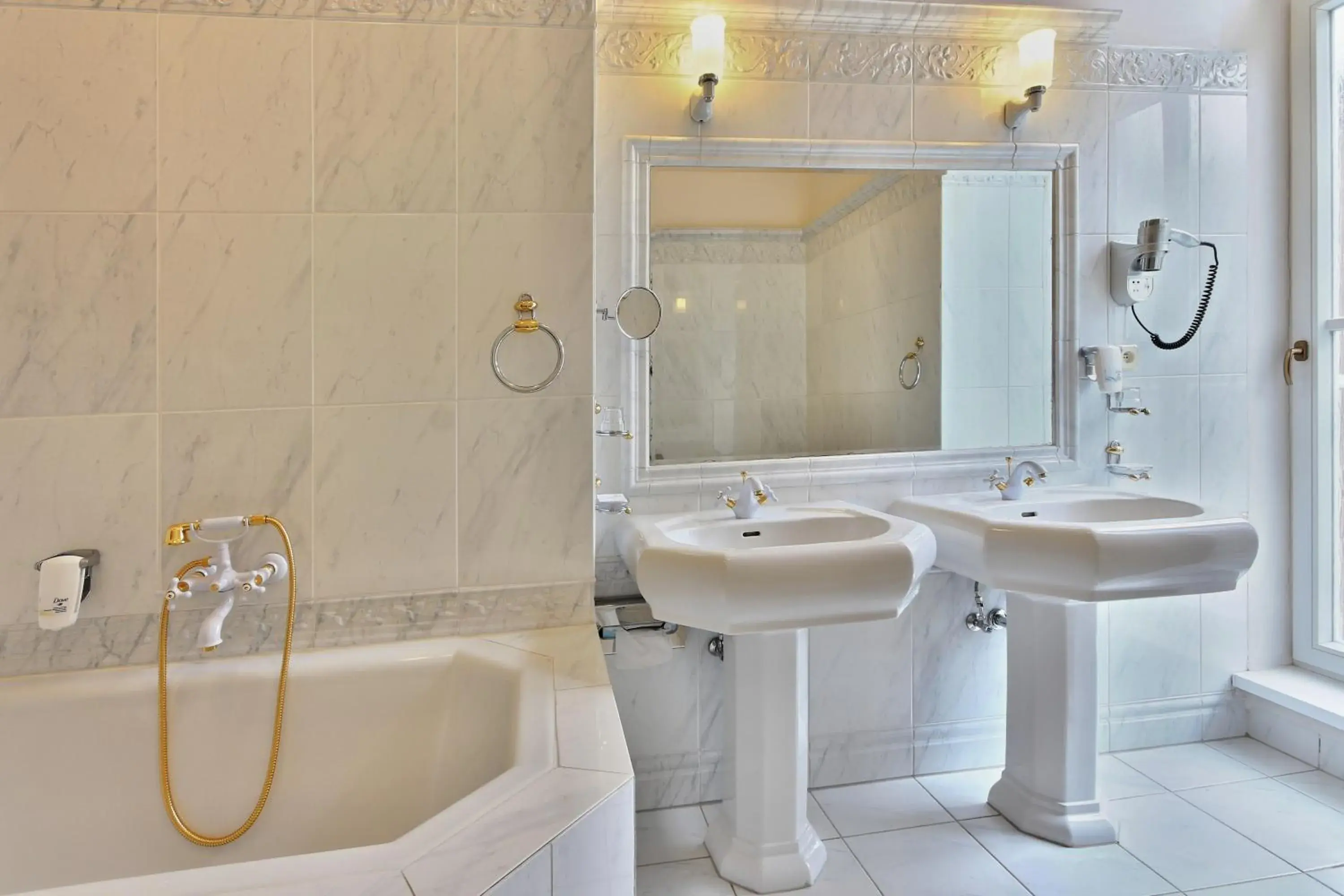 Bathroom in Hotel Radium Palace Bathroom in Hotel Radium Palace