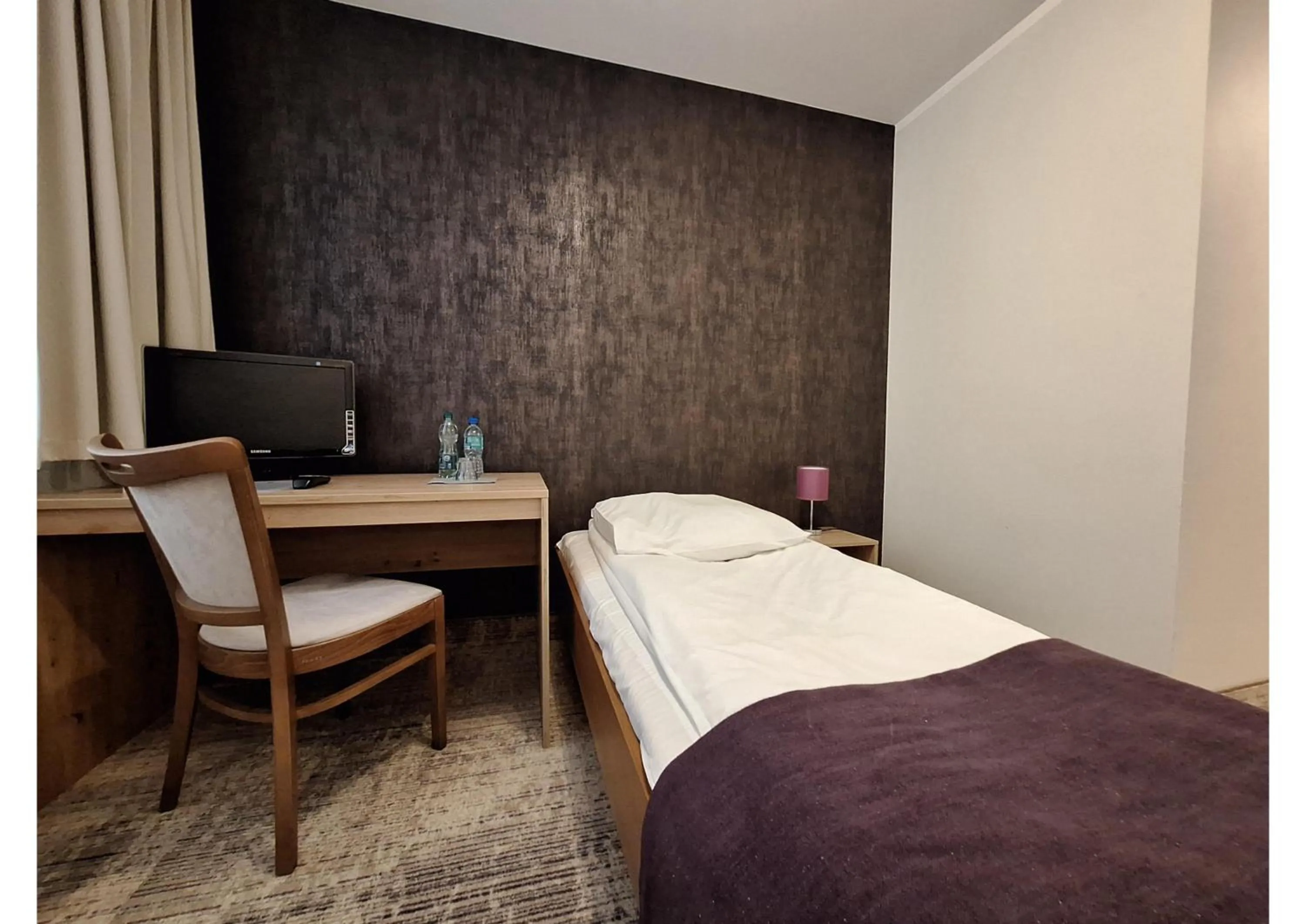 Bed in Hotel Mazovia Airport Modlin