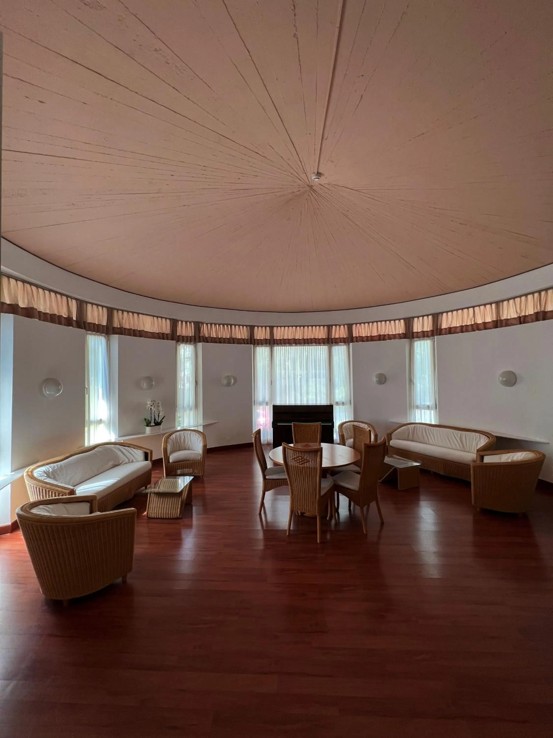 Communal lounge/ TV room in Hotel Ai Pini