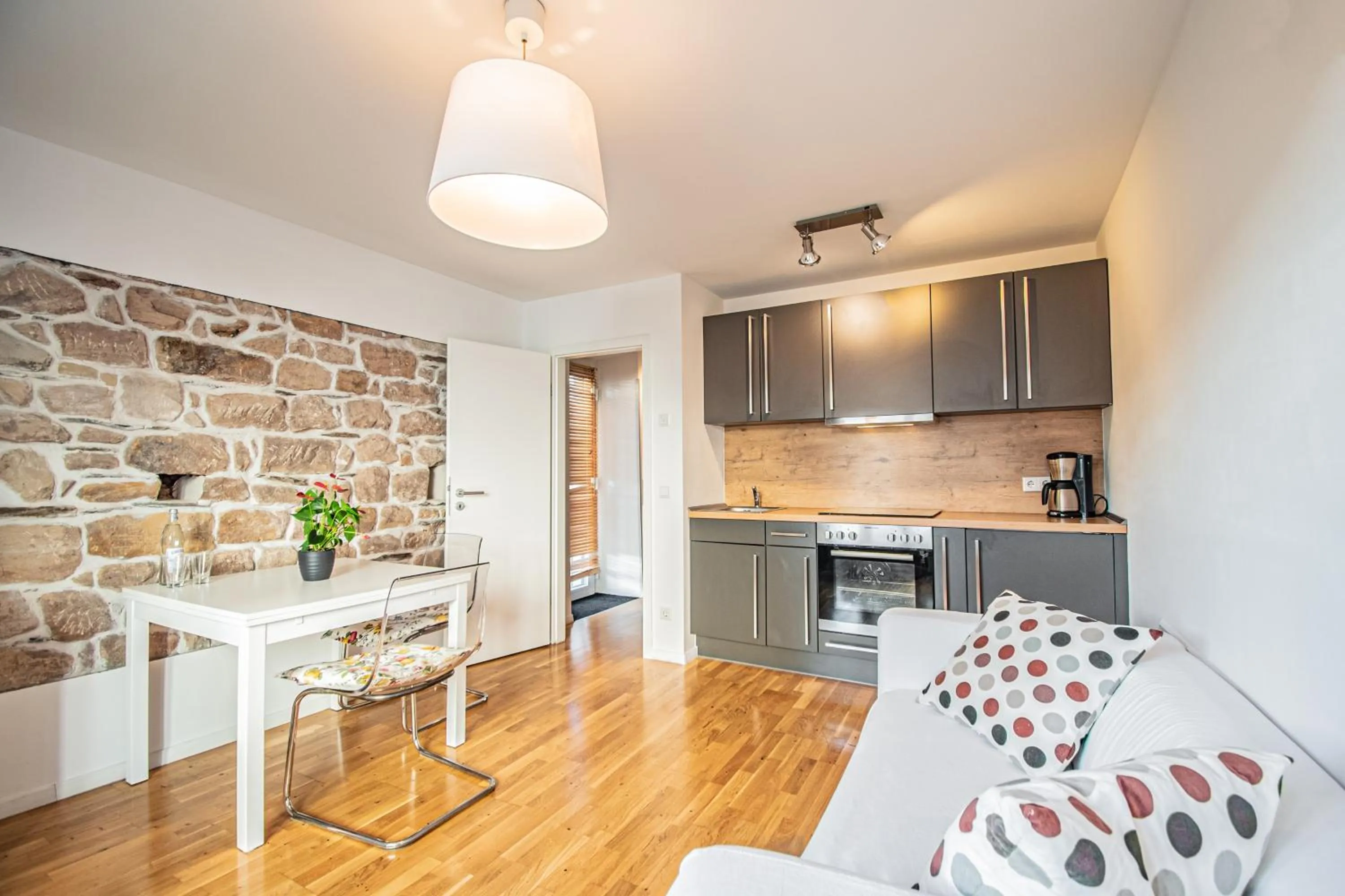 Kitchen or kitchenette in Weinhotel Ayler Kupp