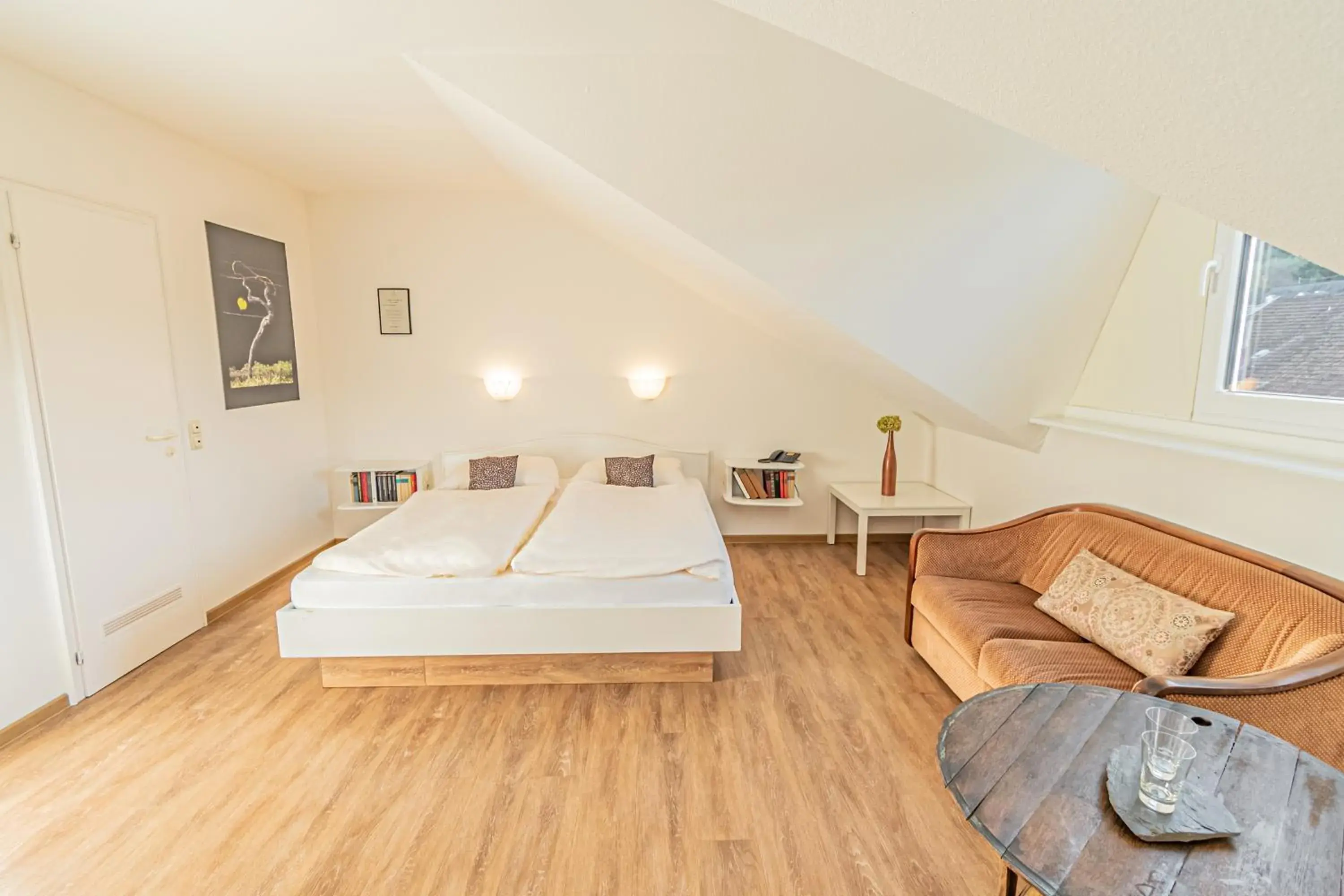 Photo of the whole room, Bed in Weinhotel Ayler Kupp Photo of the whole room, Bed in Weinhotel Ayler Kupp