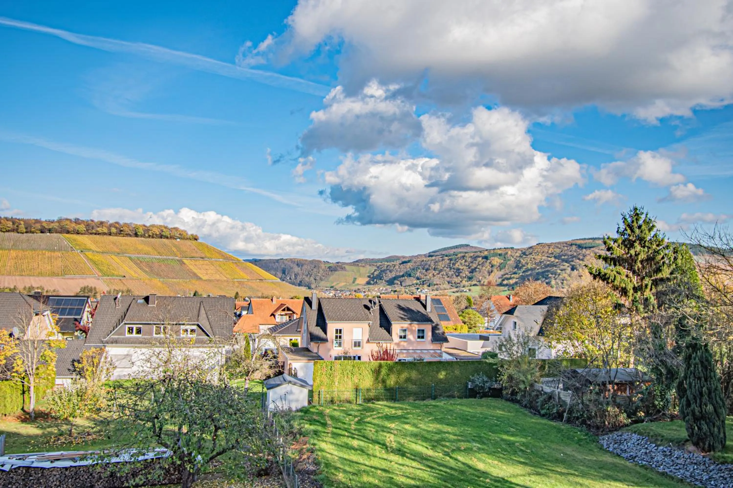 Neighbourhood in Weinhotel Ayler Kupp