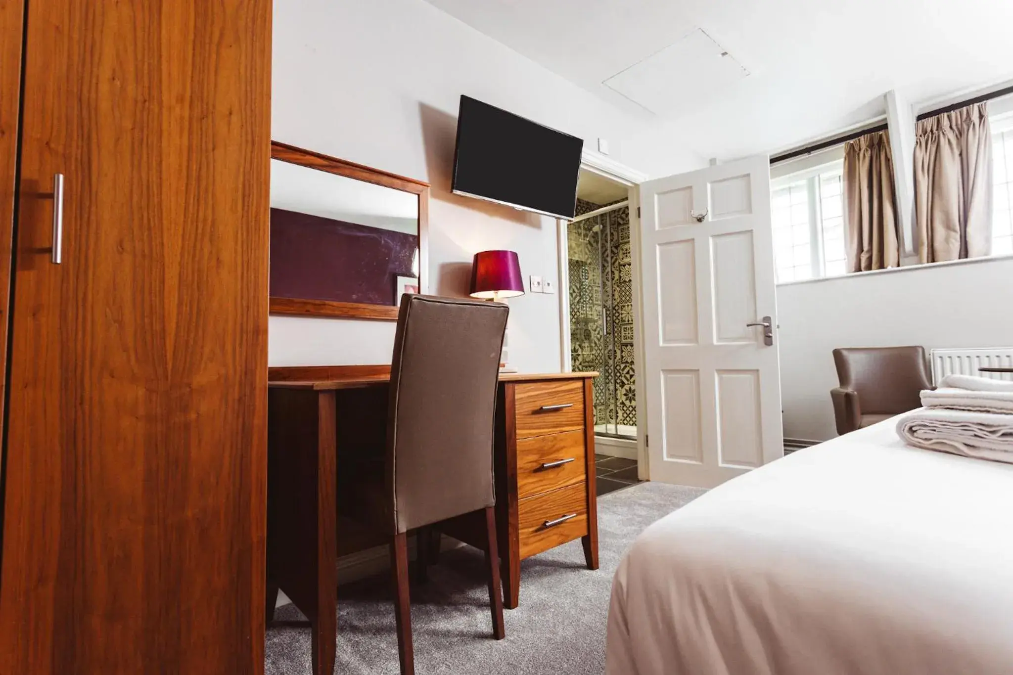 Bedroom, Bed in The Dog & Doublet Inn Bedroom, Bed in The Dog & Doublet Inn