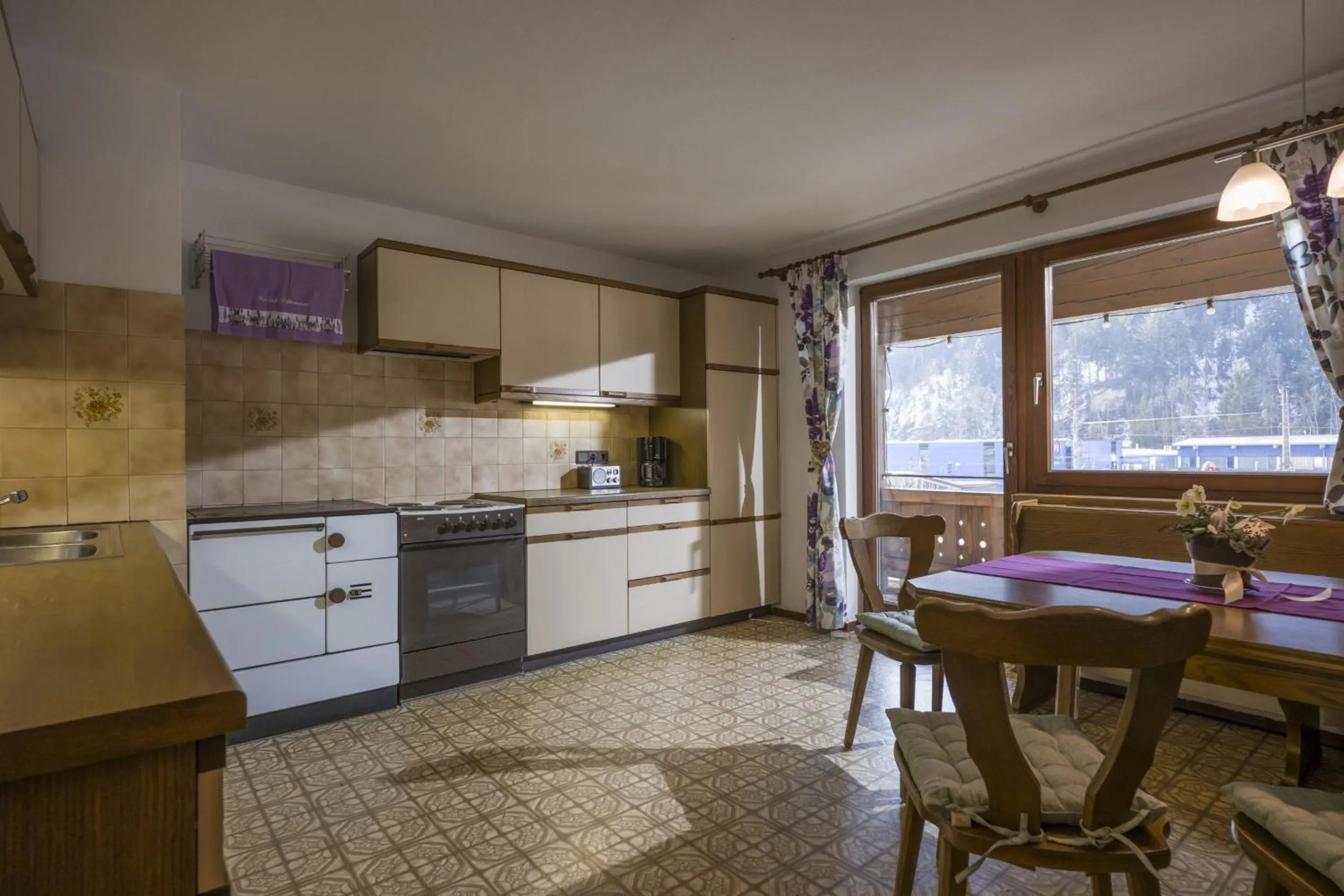 Kitchen or kitchenette in Ferienwohnung Hauser