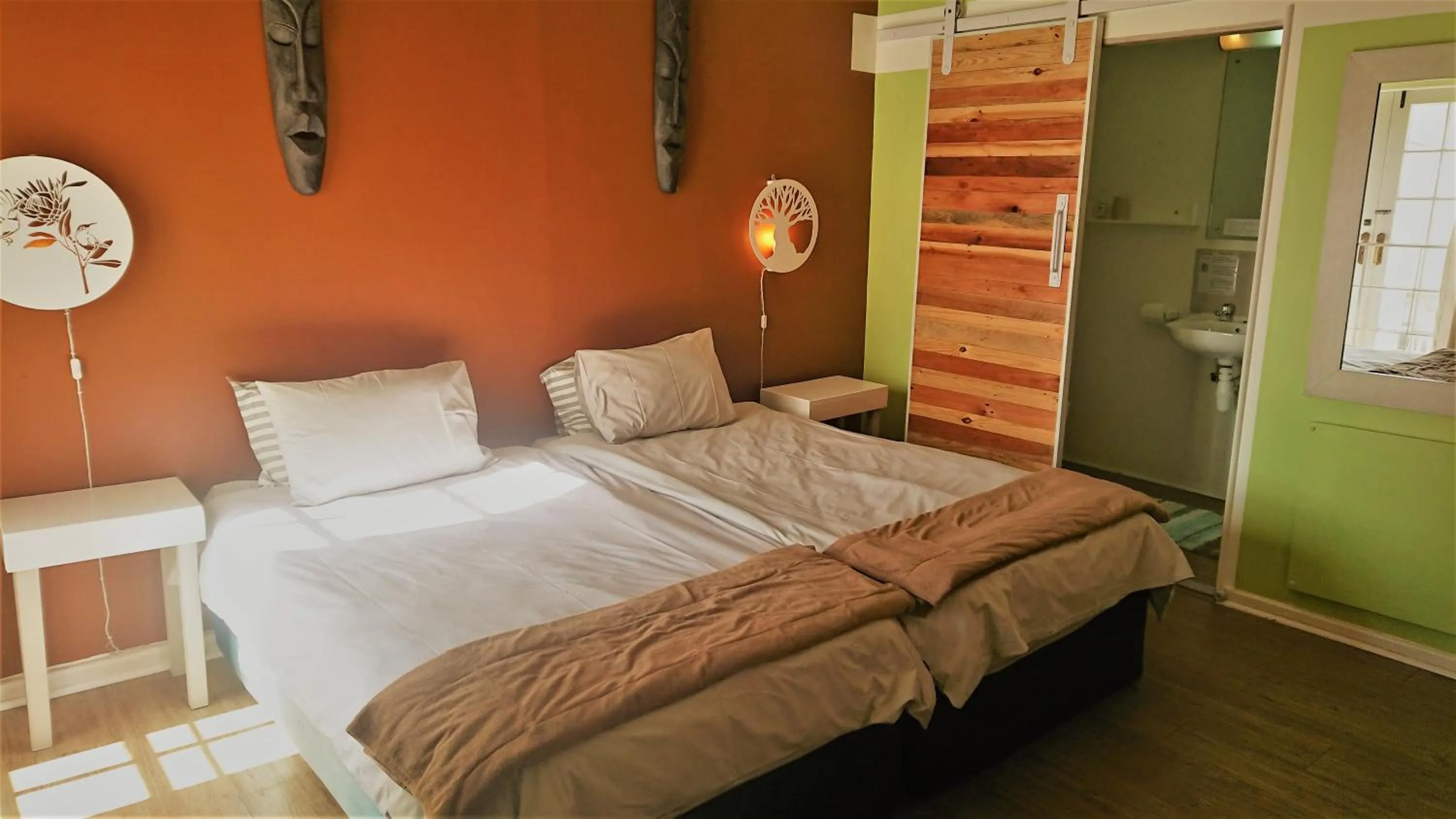 Bathroom, Bed in House on the Hill