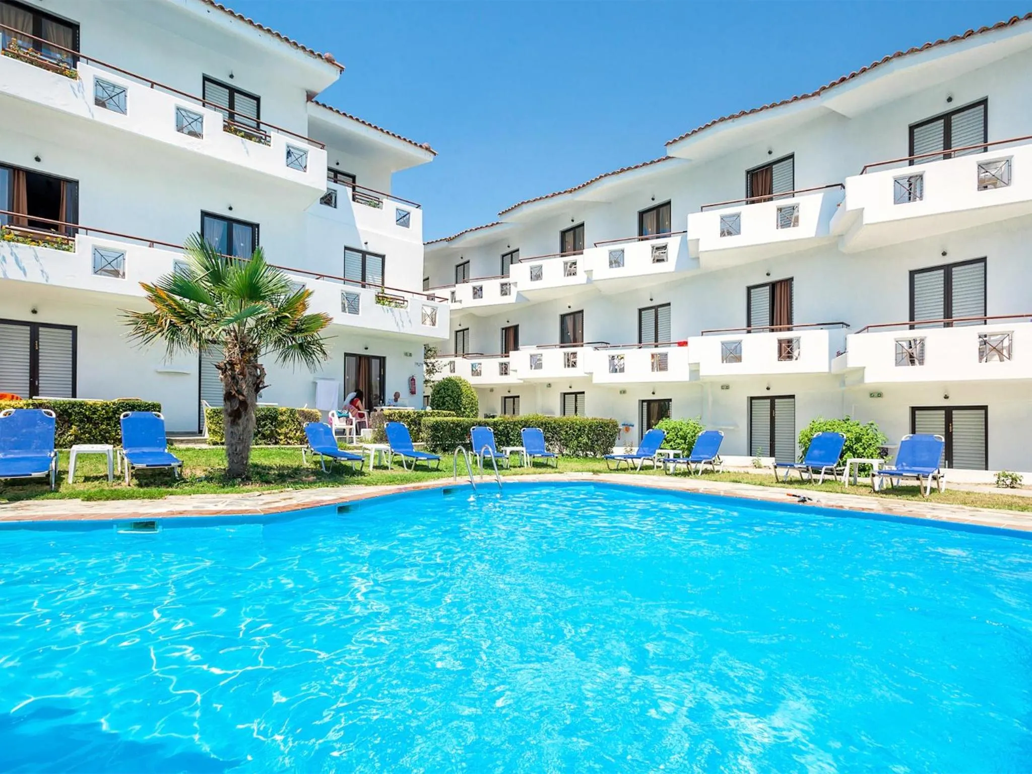 Xenios Dolphin Beach Hotel