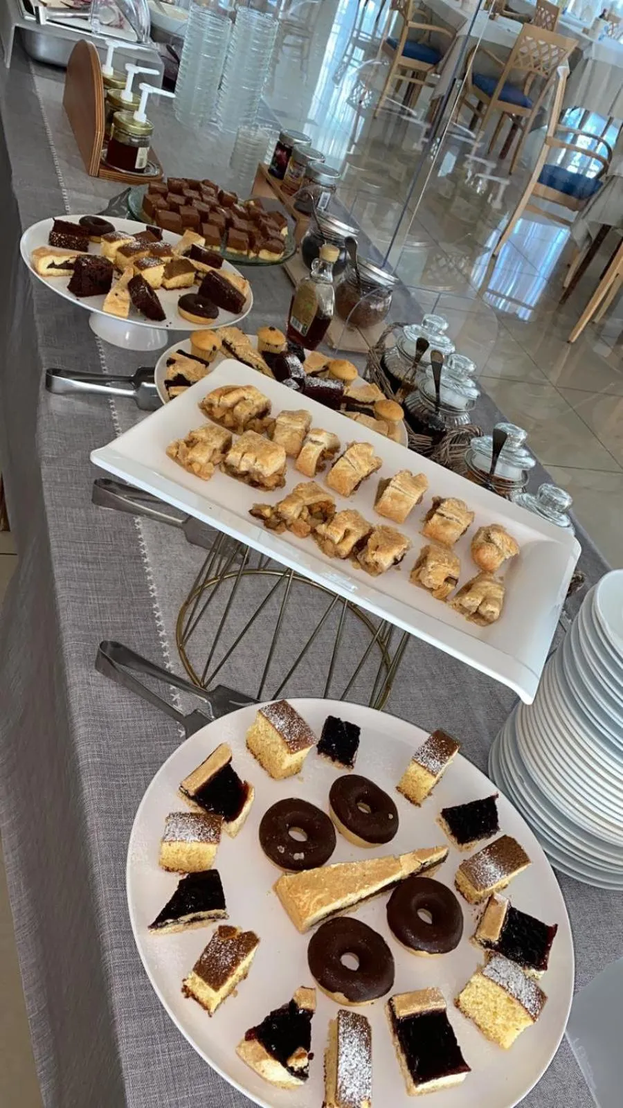 Restaurant/places to eat in Hotel Astor