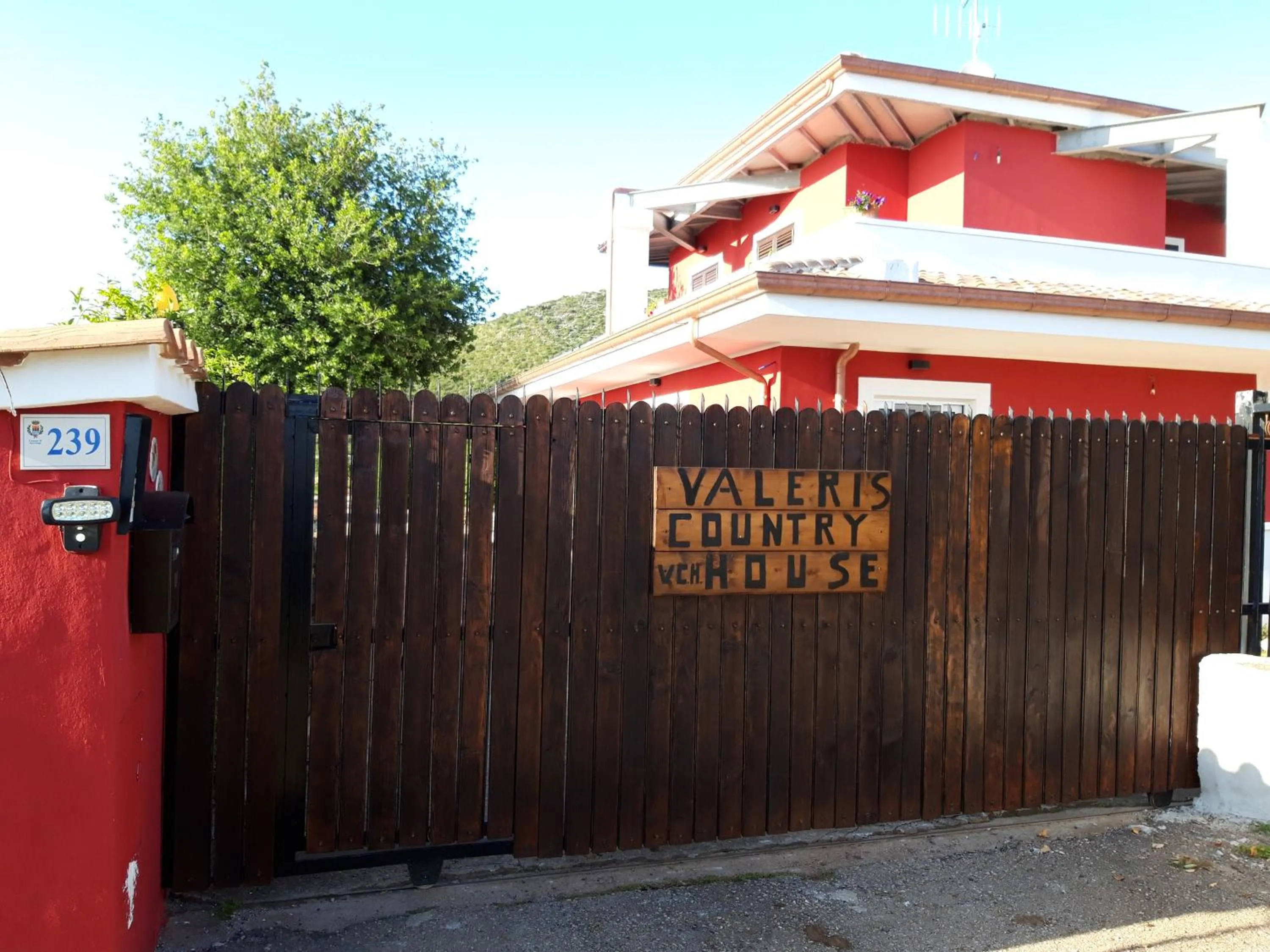 Valeri 's Country House