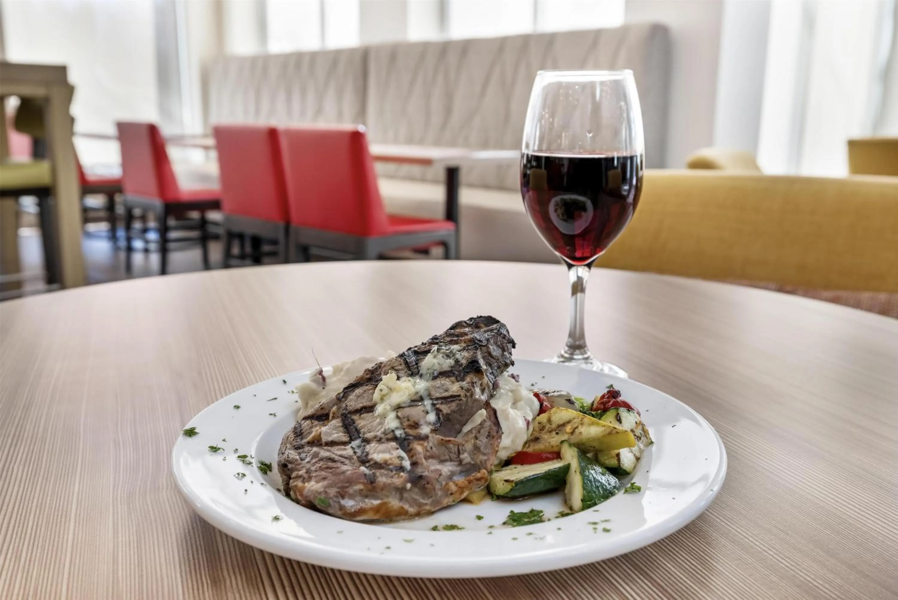 Restaurant/places to eat in Hilton Garden Inn Mystic/Groton