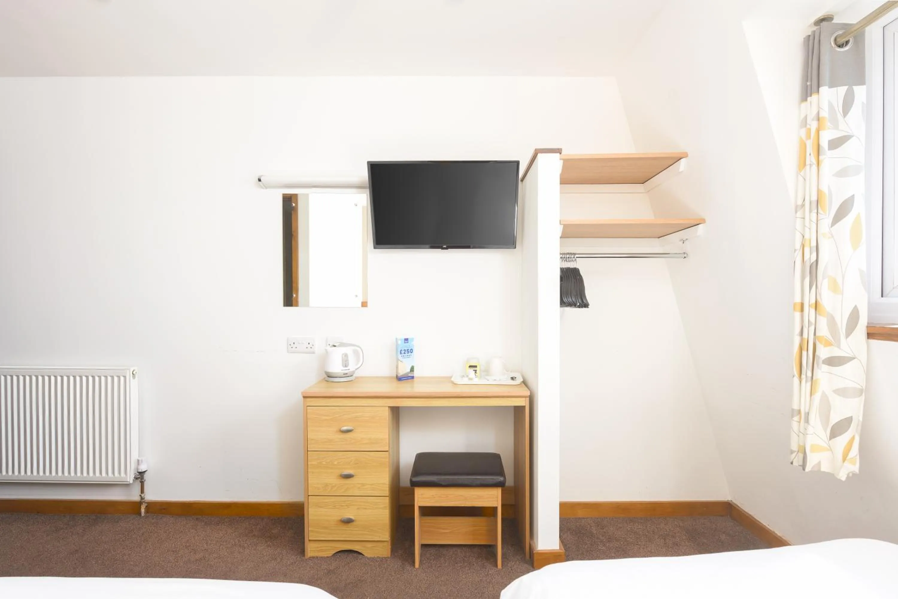 TV and multimedia, Bed in The Sandringham Hotel