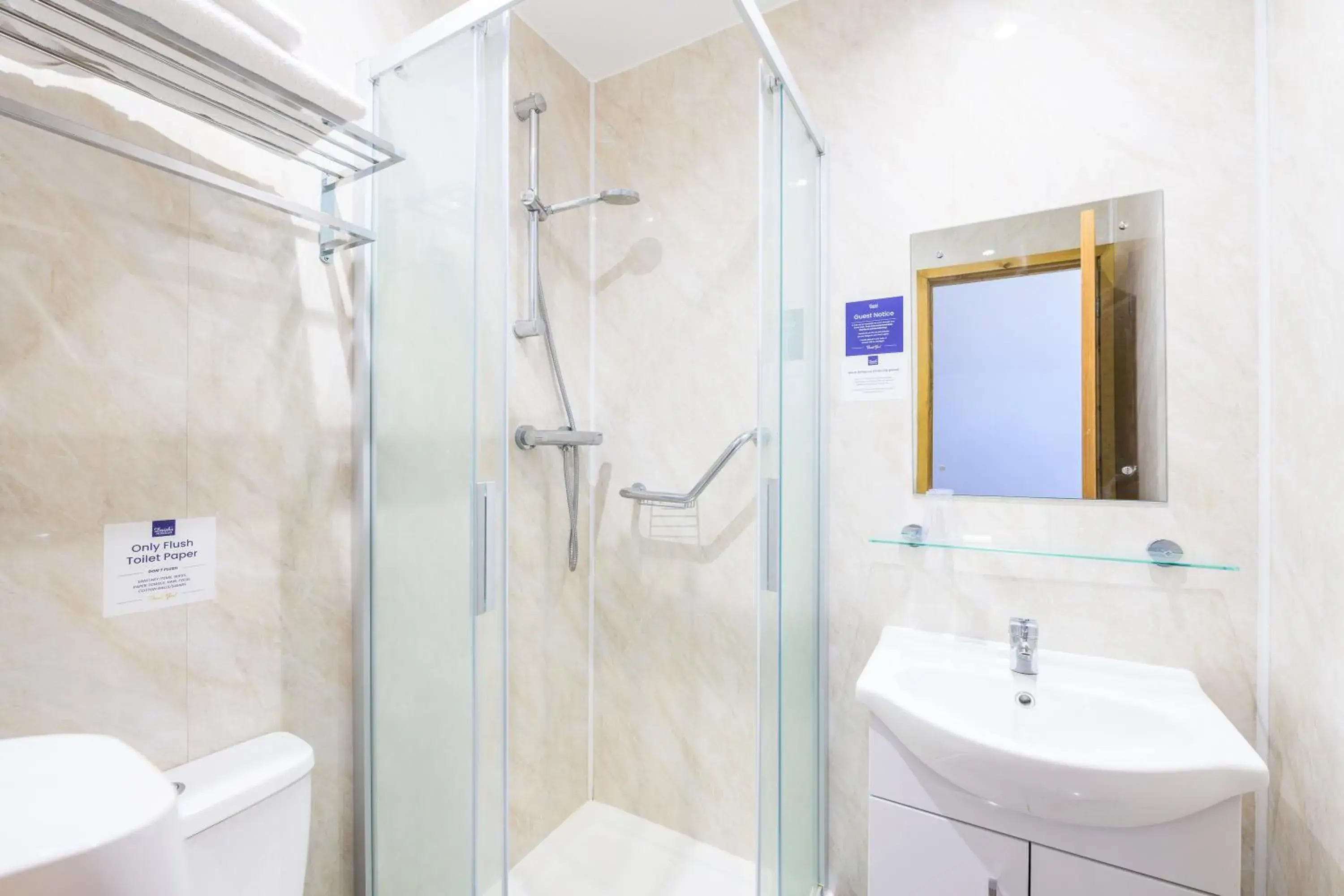 Twin Room in The Sandringham Hotel Twin Room in The Sandringham Hotel