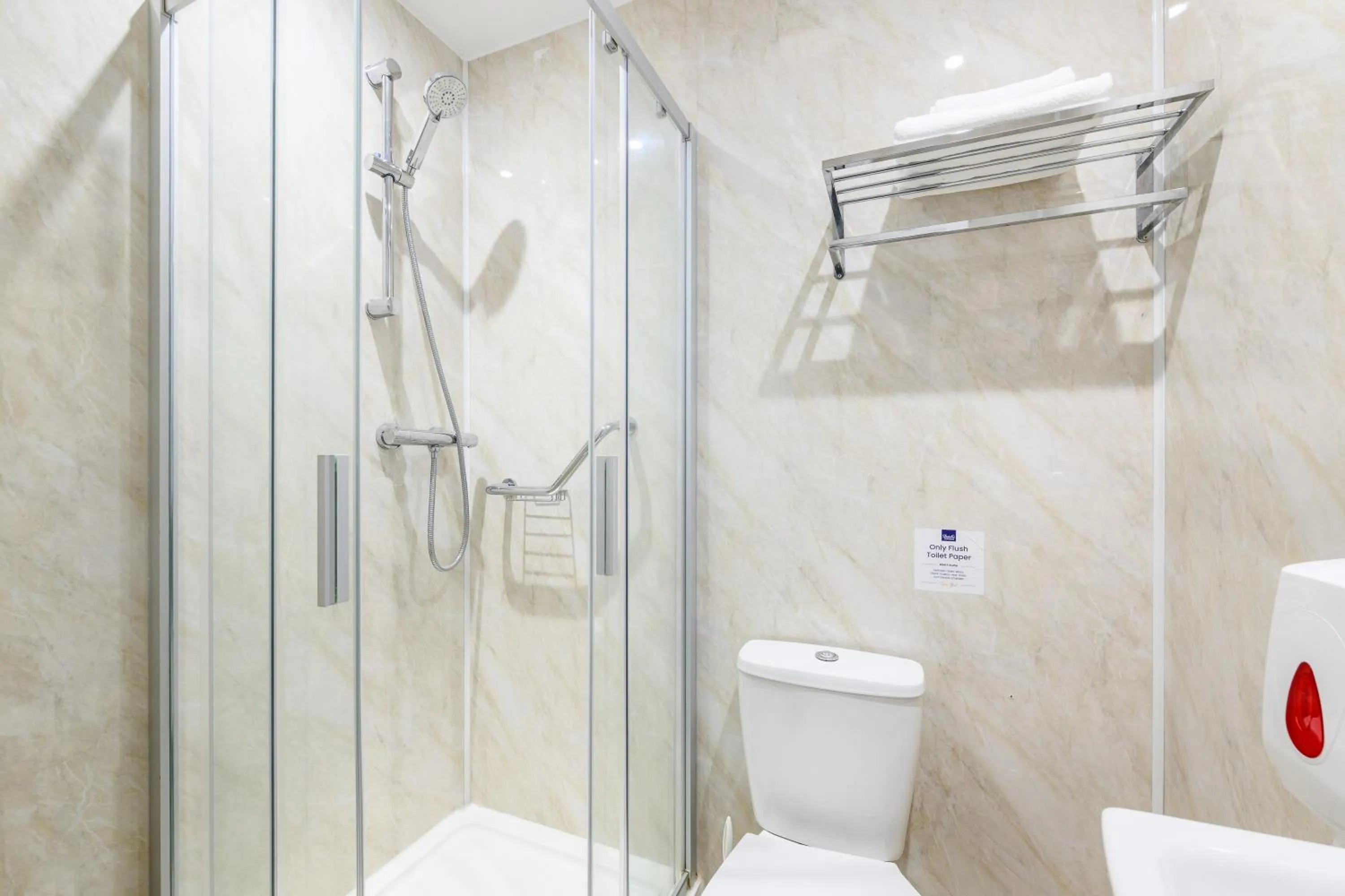 Shower in The Sandringham Hotel