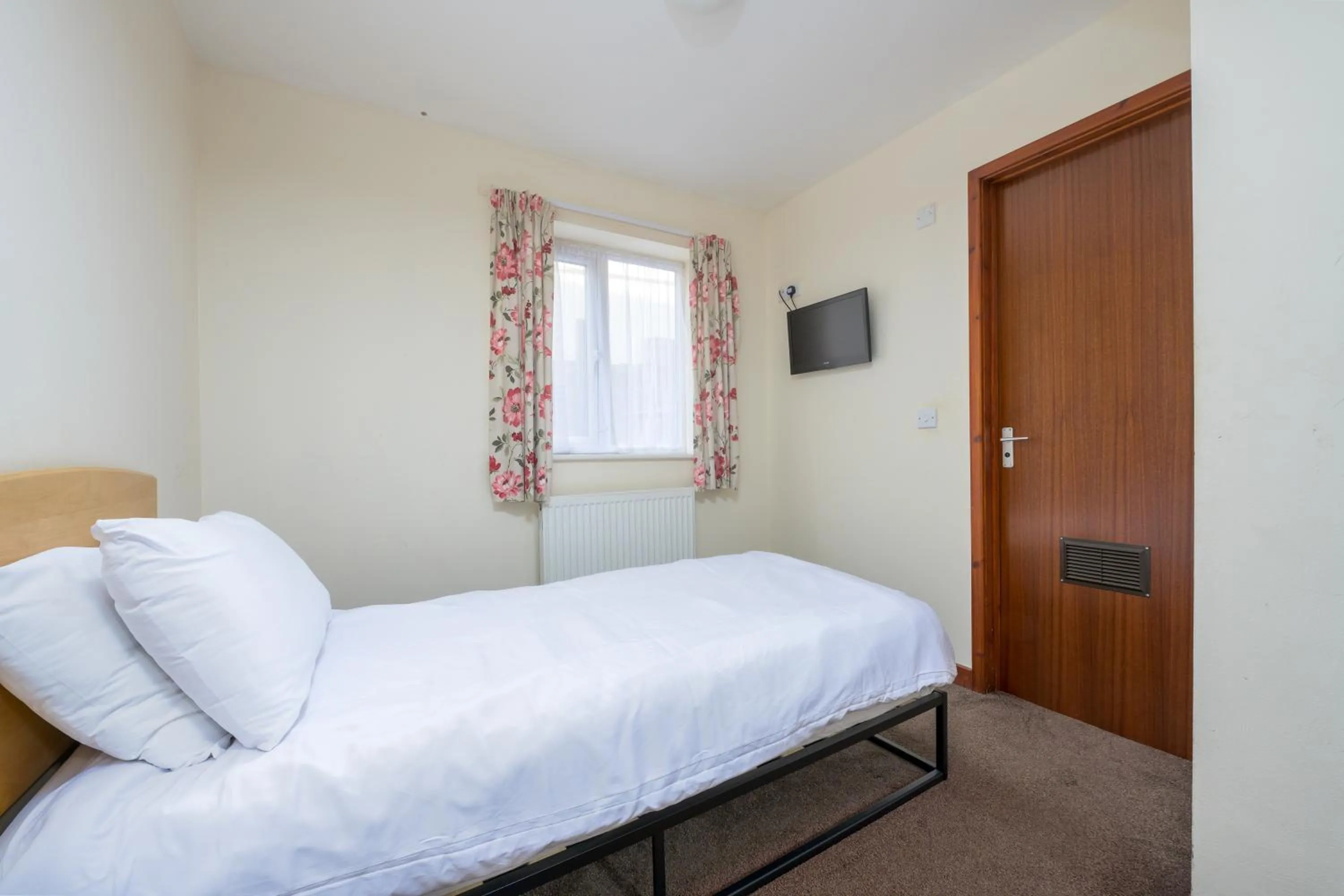 Bed in The Sandringham Hotel