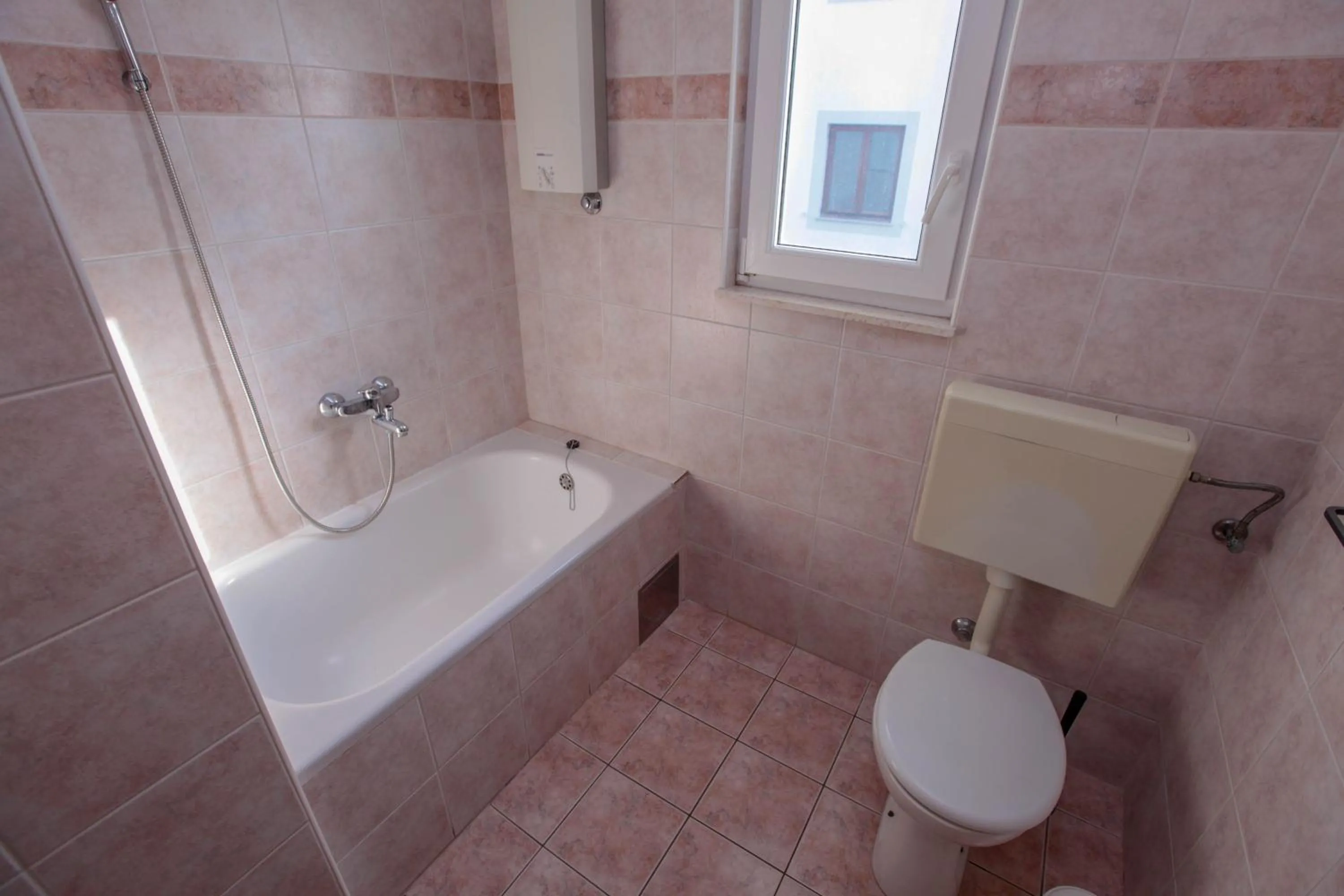 Toilet in Apartments Mama