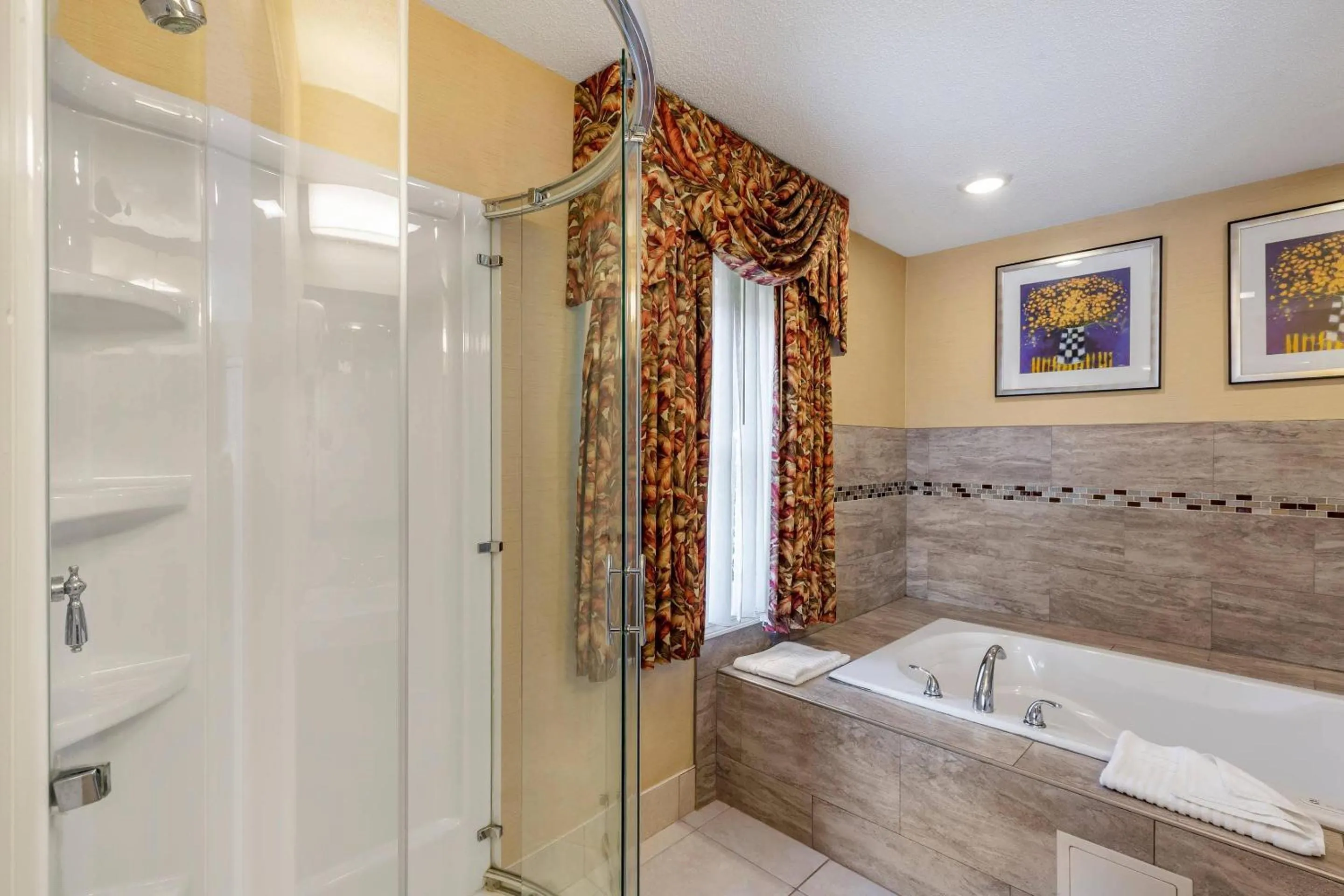 Bedroom in Comfort Inn Rockland - Boston