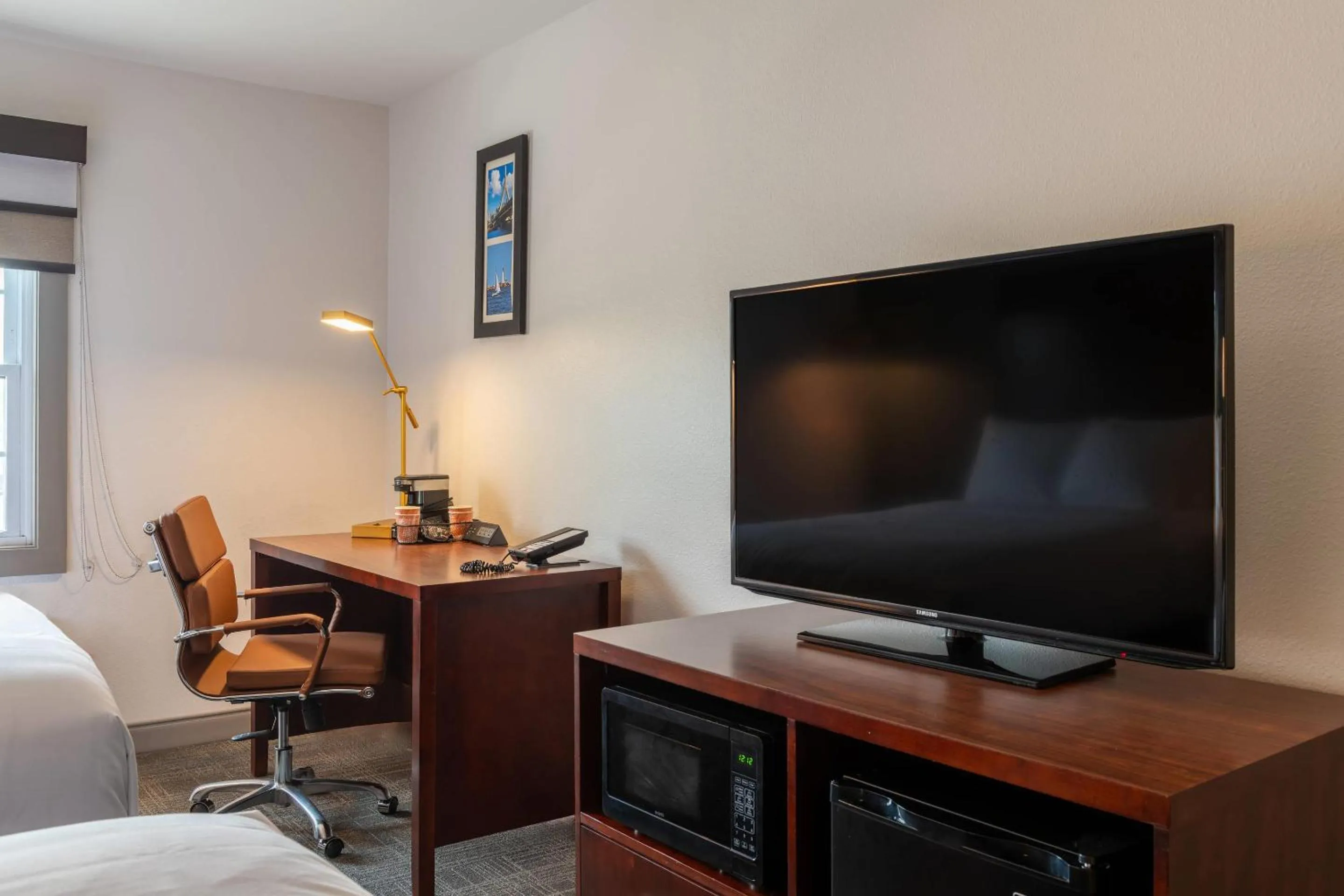 Bedroom, Bed in Comfort Inn Rockland - Boston