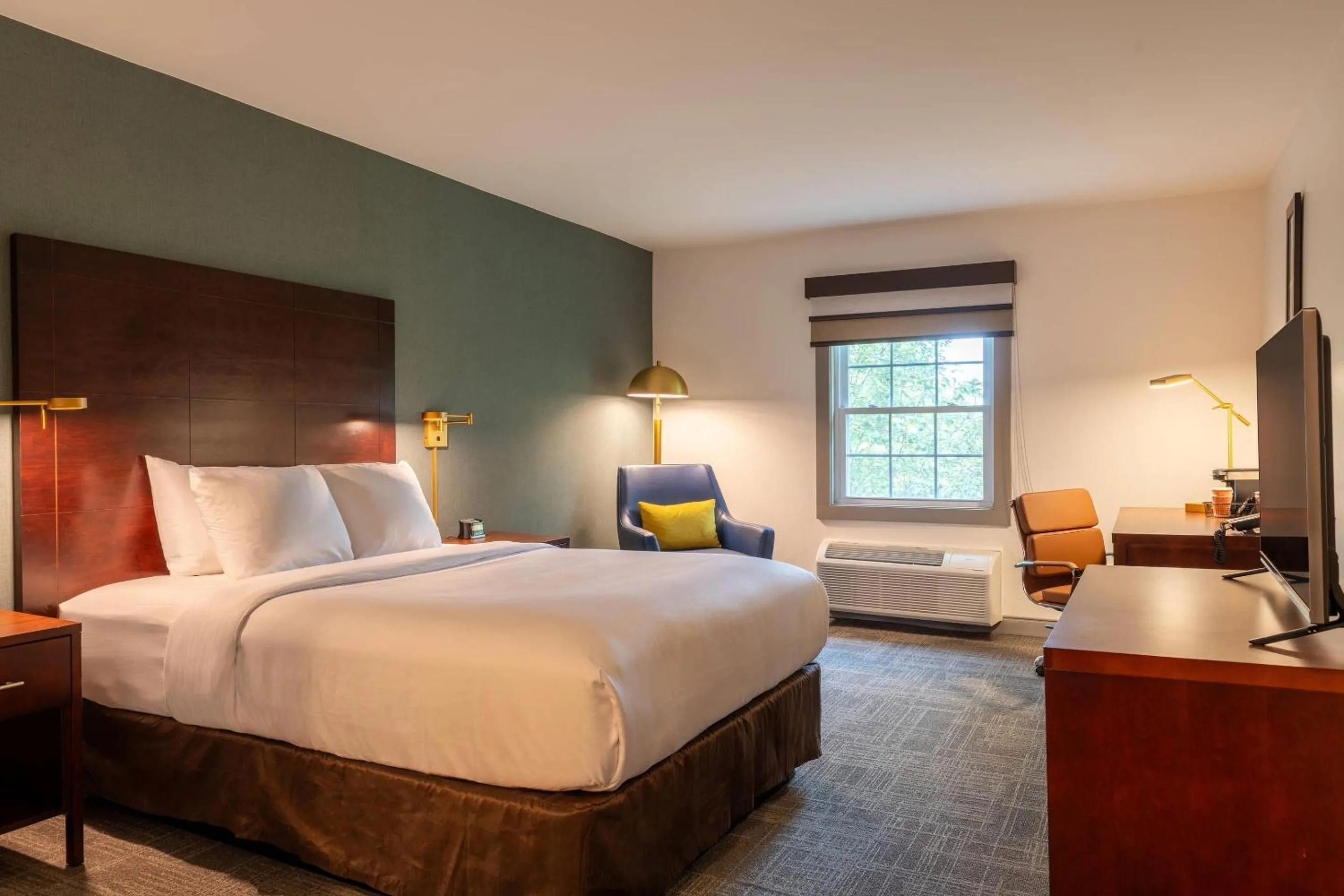 Bedroom, Bed in Comfort Inn Rockland - Boston