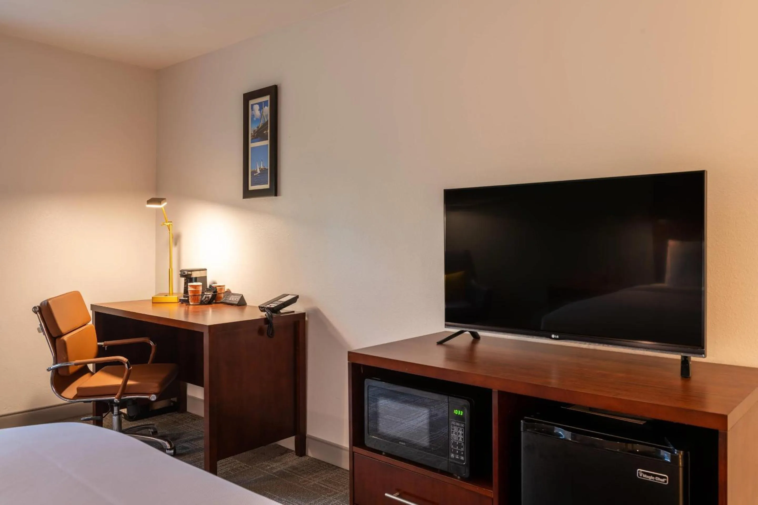 Bedroom in Comfort Inn Rockland - Boston