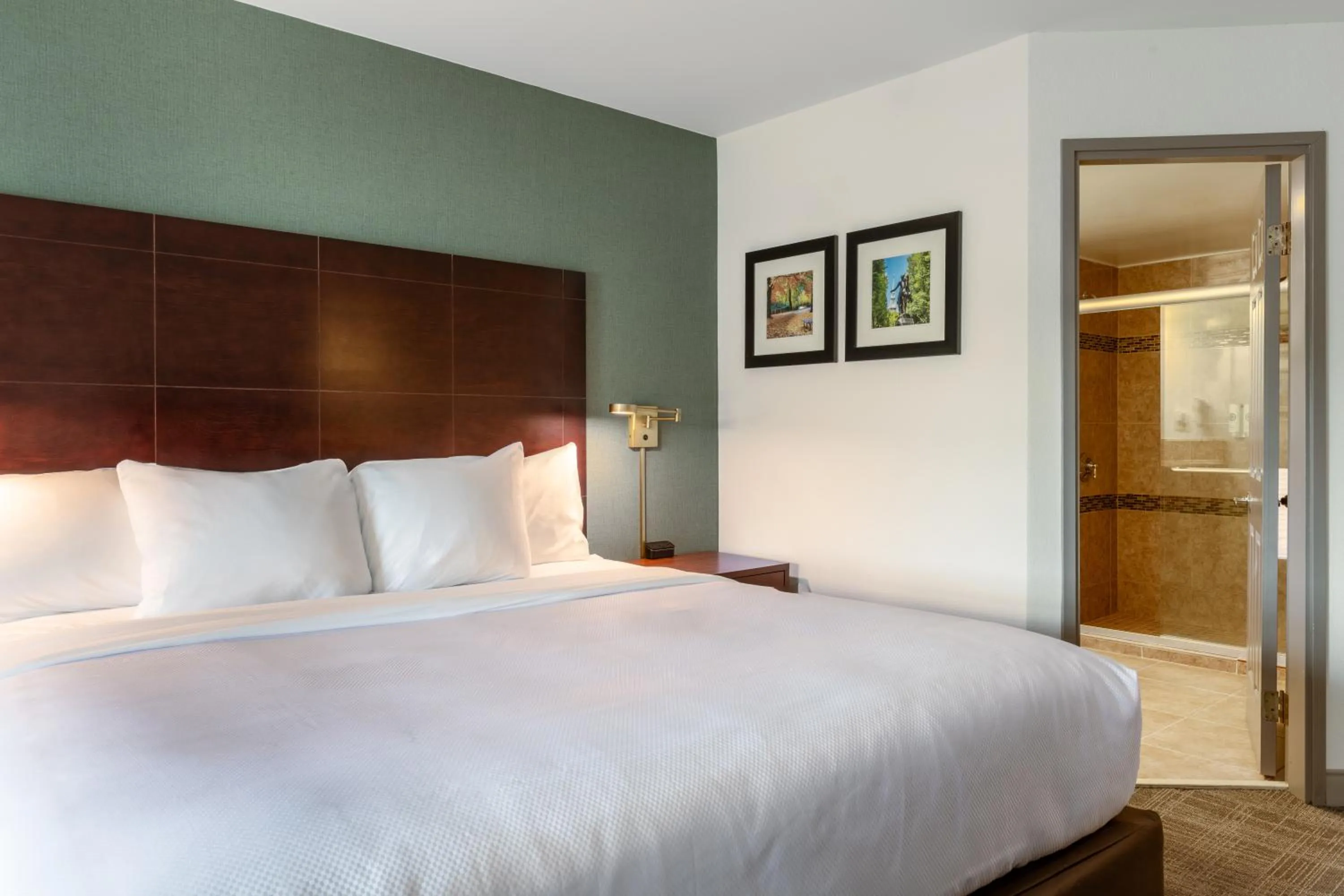 Bed in Comfort Inn Rockland - Boston