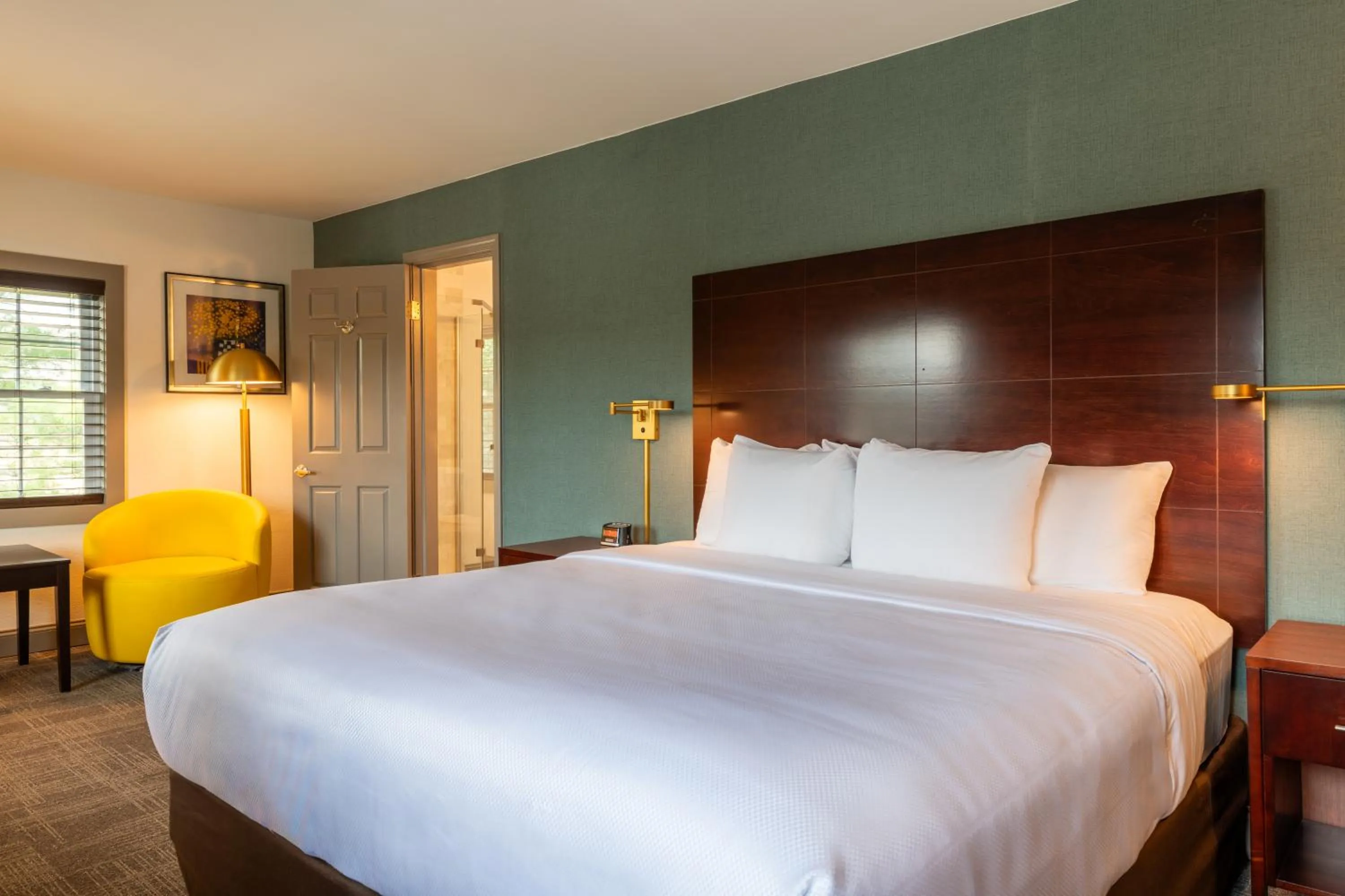 Bedroom, Bed in Comfort Inn Rockland - Boston