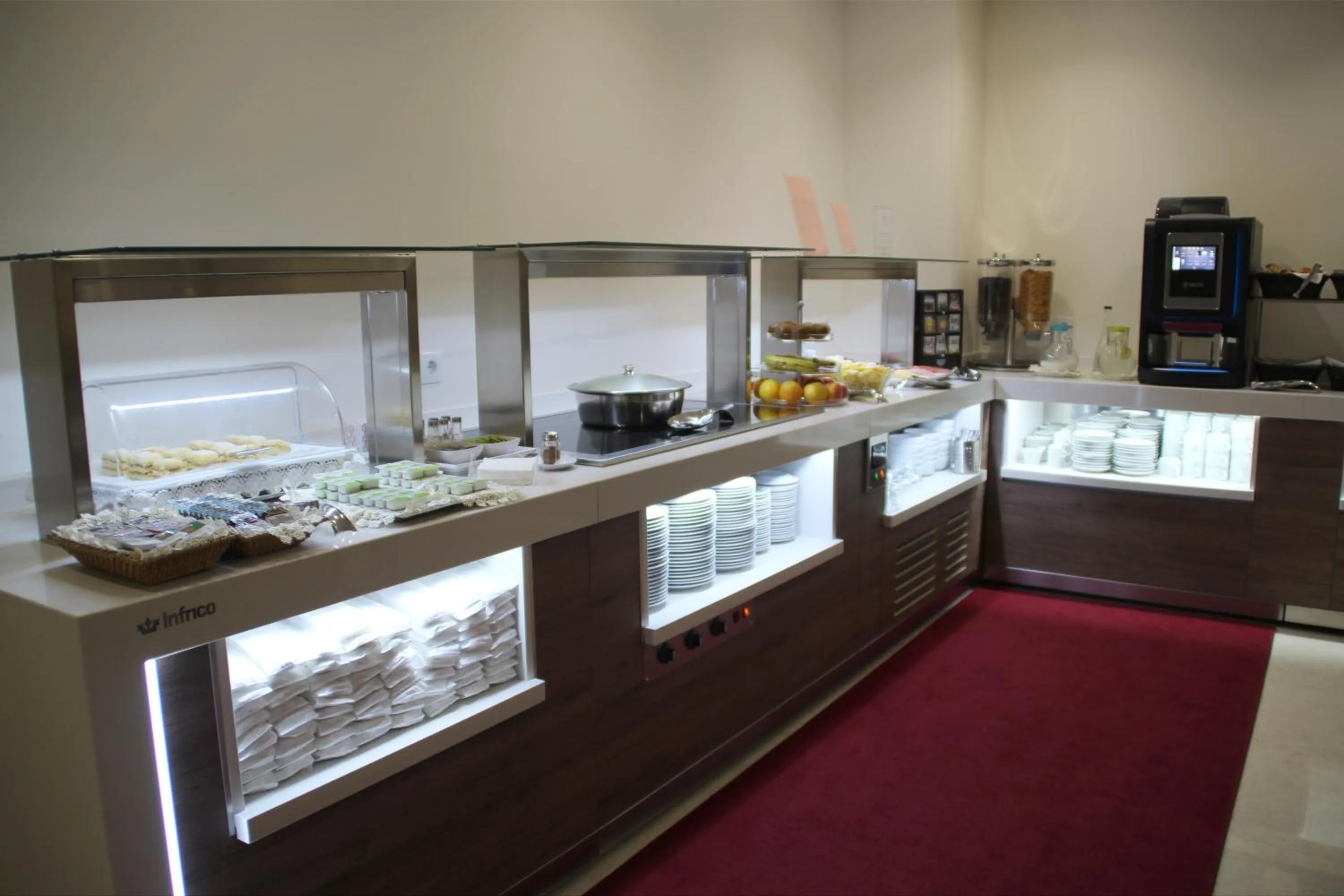 Buffet breakfast in Hotel Dona Sofia