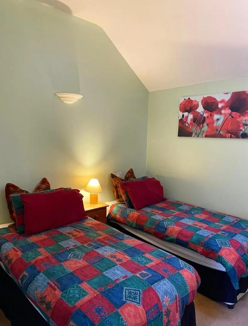 Bedroom, Bed in Willow Tree Cottages