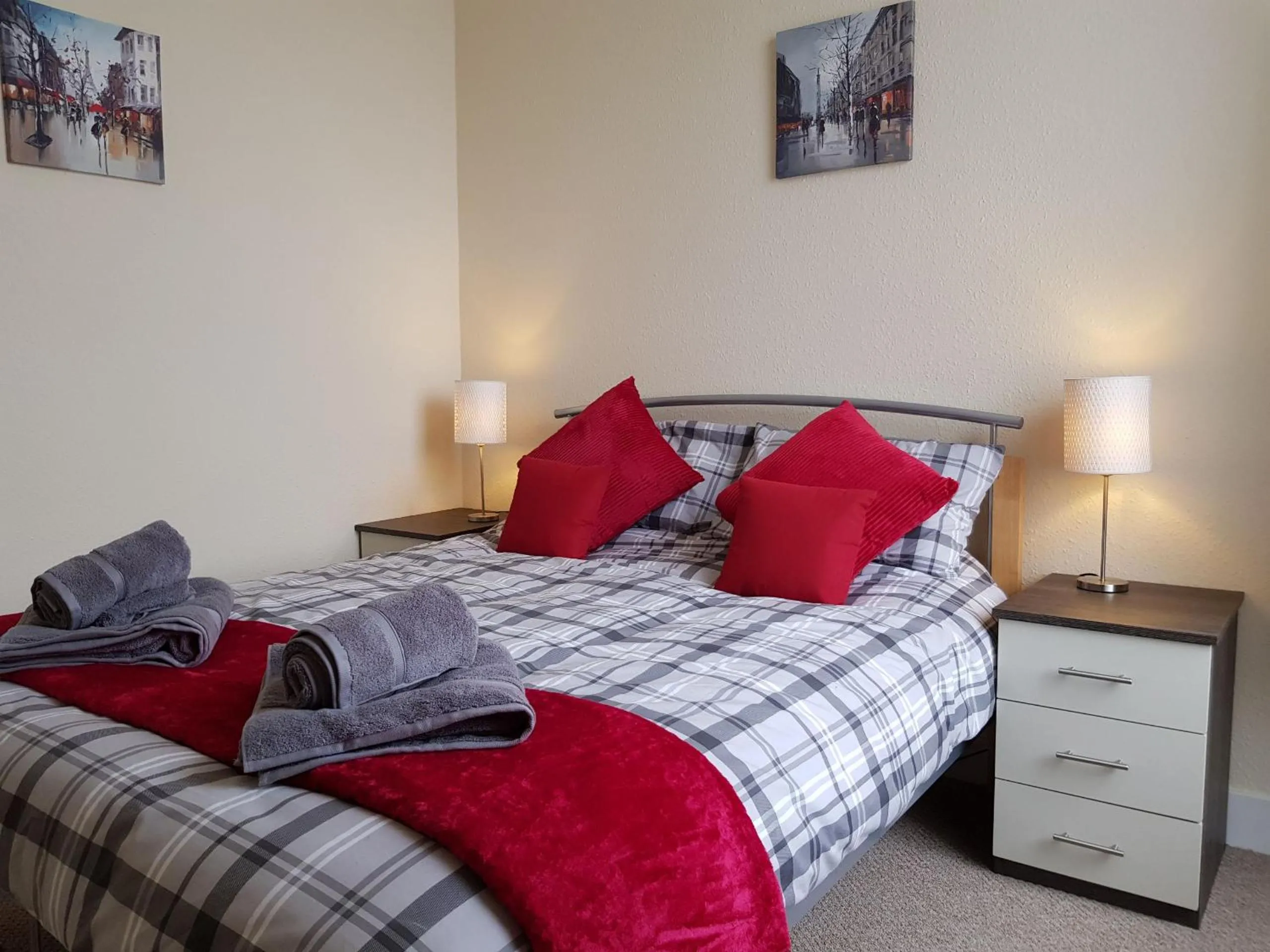 Bedroom, Bed in Charlotte Street 2 Bedroom Apartment